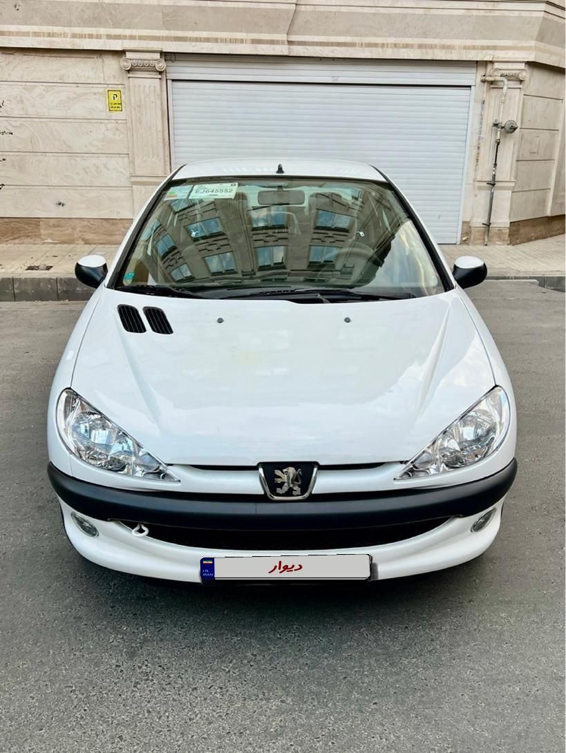 پژو ۲۰۶ صندوق دار v8 - 1393