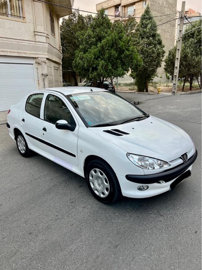 پژو ۲۰۶ صندوق دار v8 - 1393