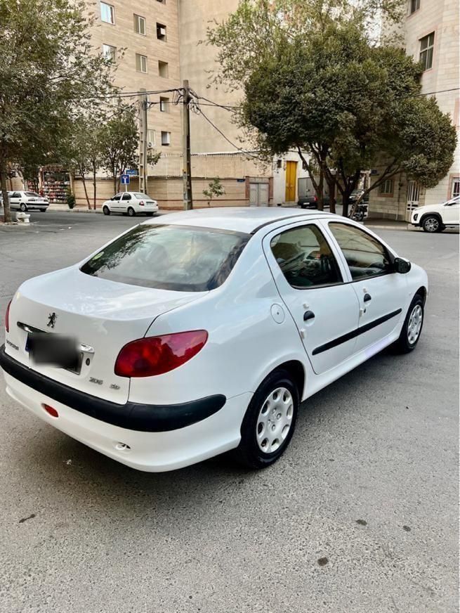 پژو ۲۰۶ صندوق دار v8 - 1393