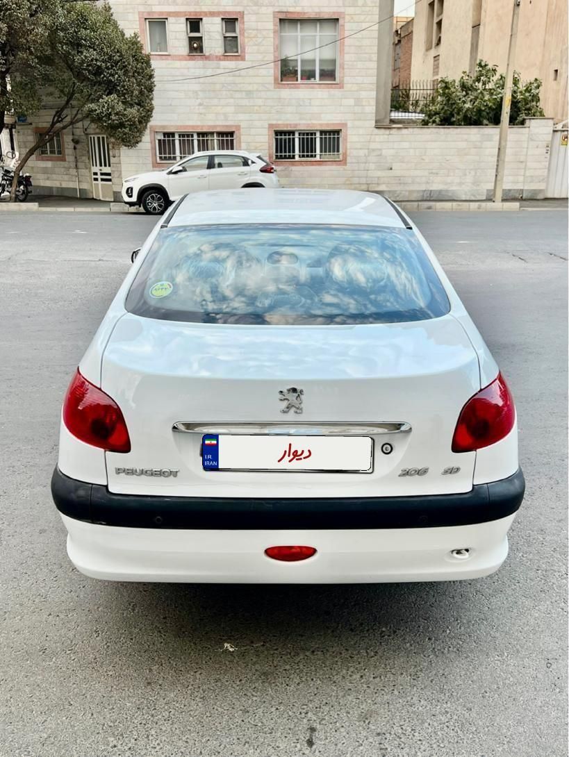 پژو ۲۰۶ صندوق دار v8 - 1393