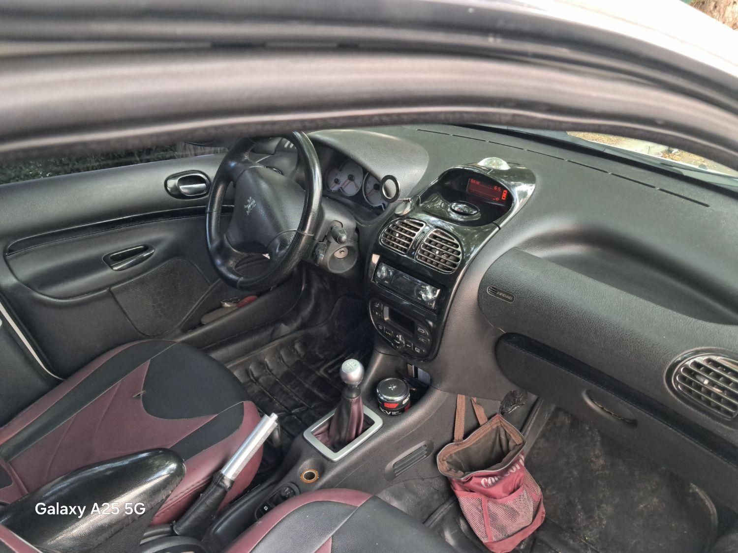 پژو ۲۰۶ صندوق دار v8 - 1393