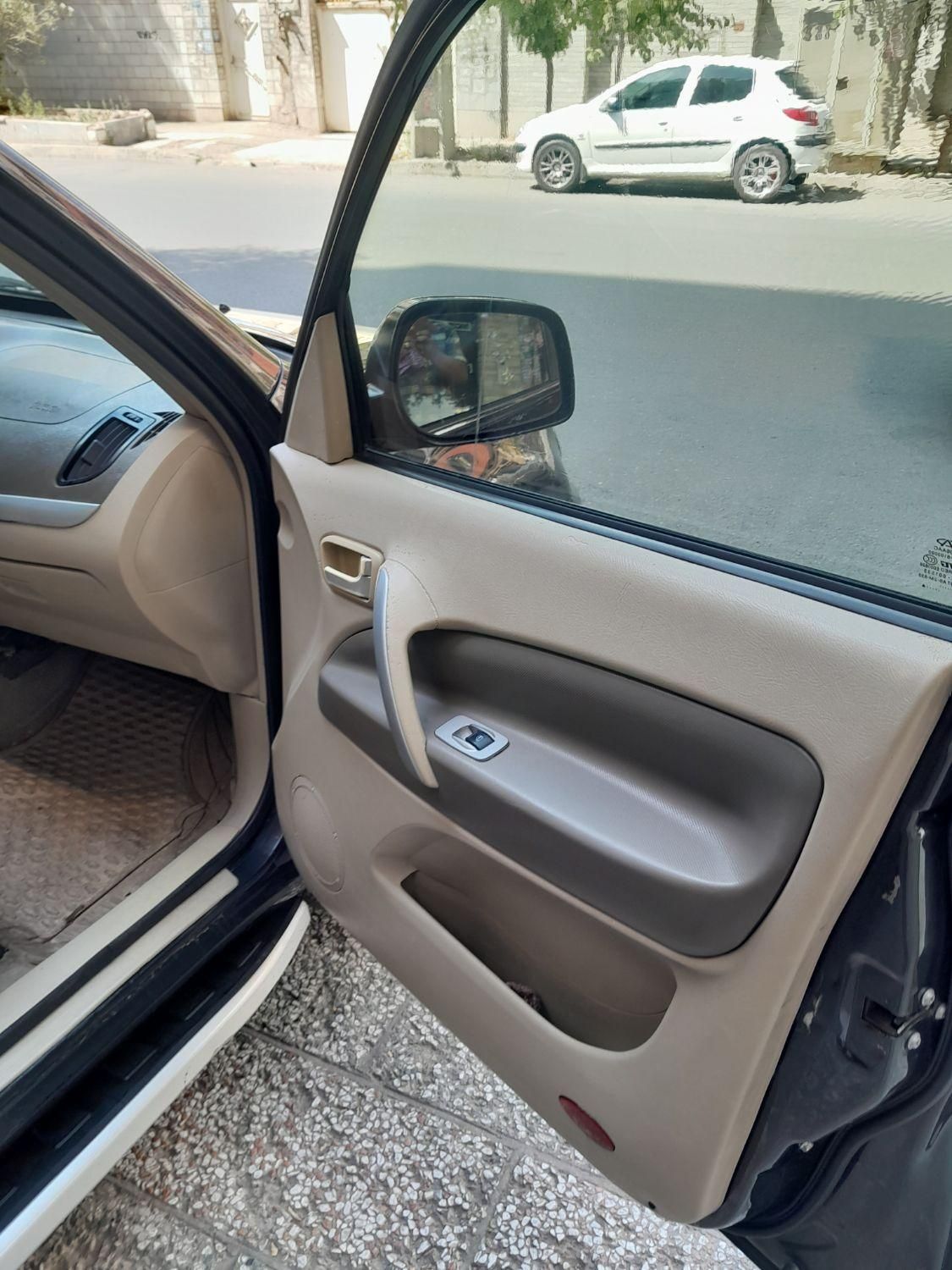 ام وی ام X33 دنده‌ای ساده - 1390