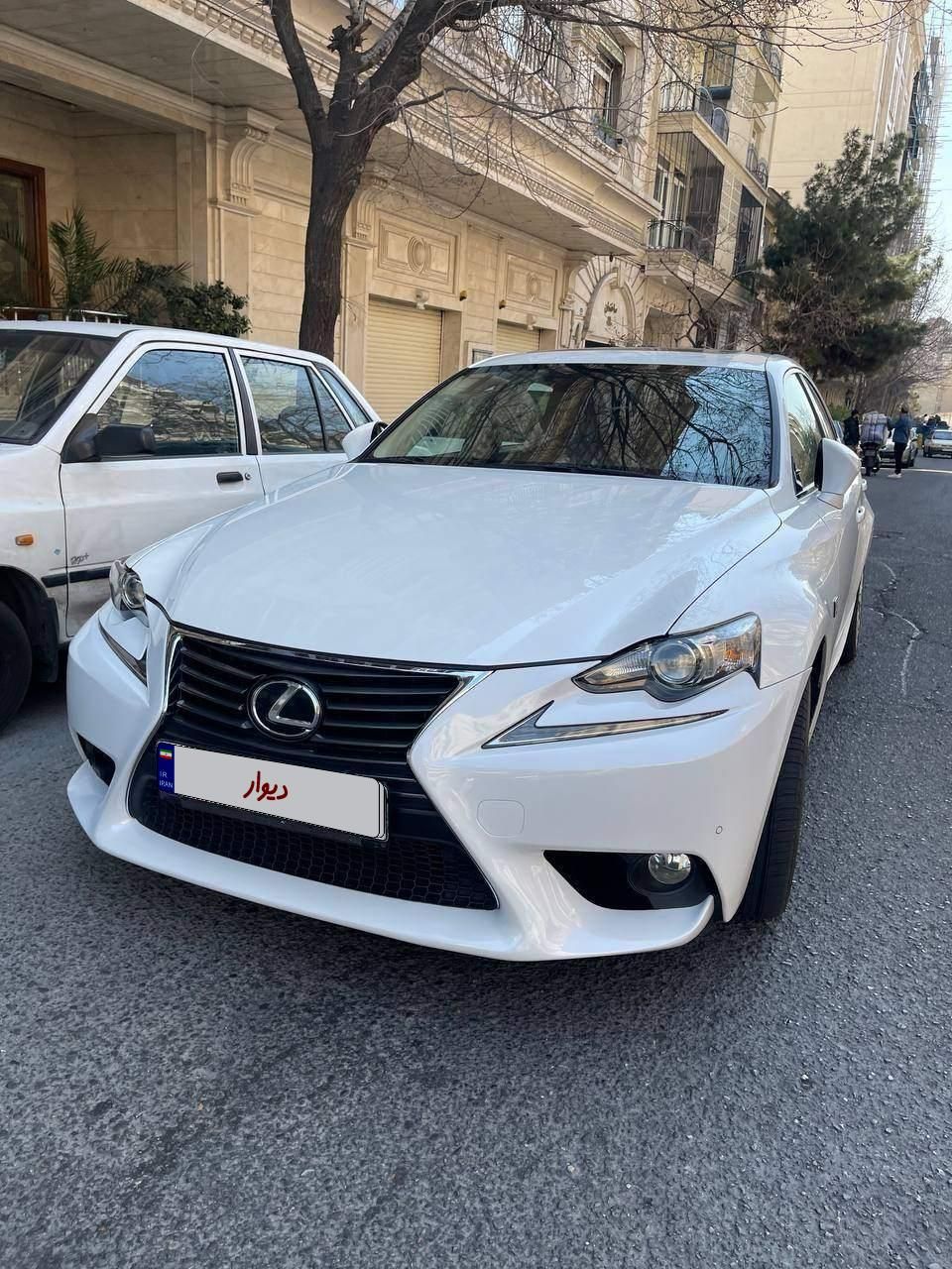 خودرو لکسوس، IS آگهی ann_19583708
