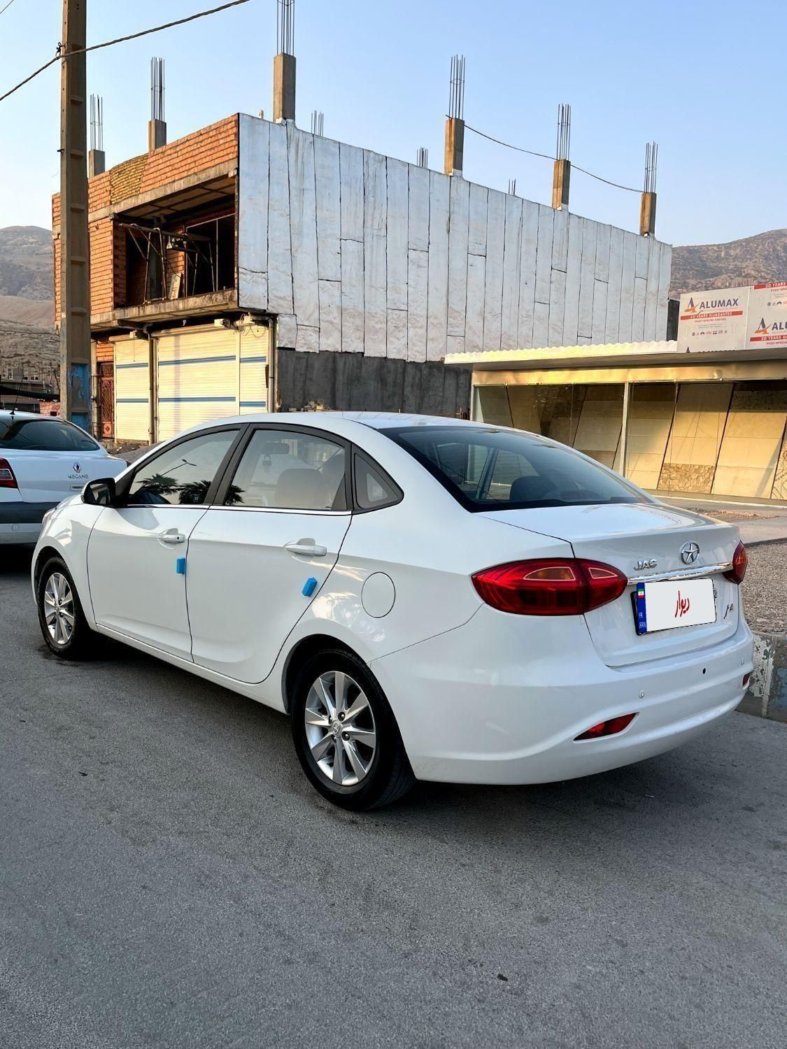 جک J4 اتوماتیک ساده - 1398