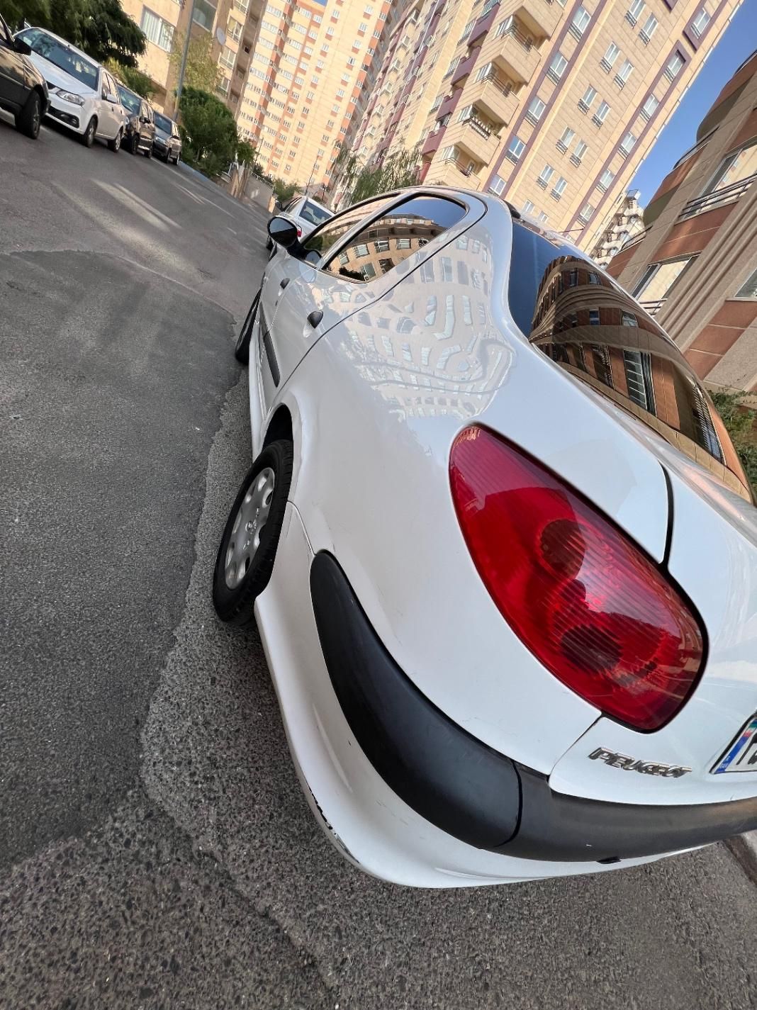 پژو ۲۰۶ صندوق دار v8 - 1395