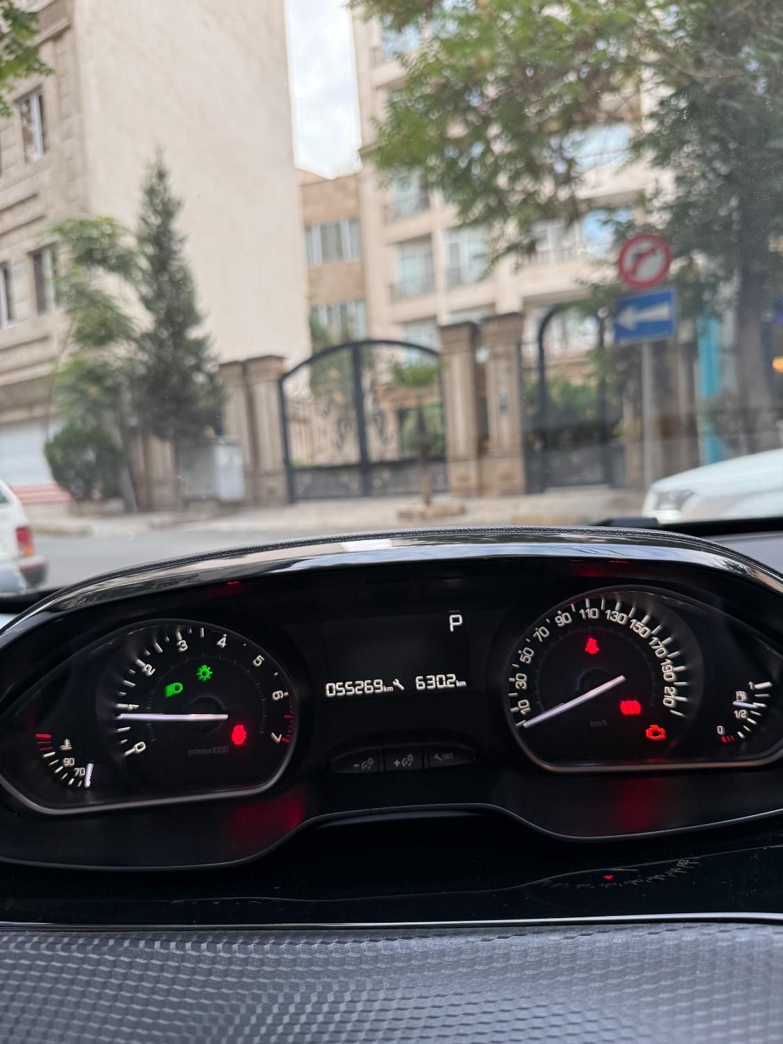 پژو 2008 اتوماتیک - 1398