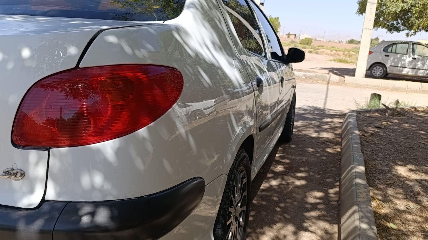 پژو ۲۰۶ صندوق دار v8 - 1395