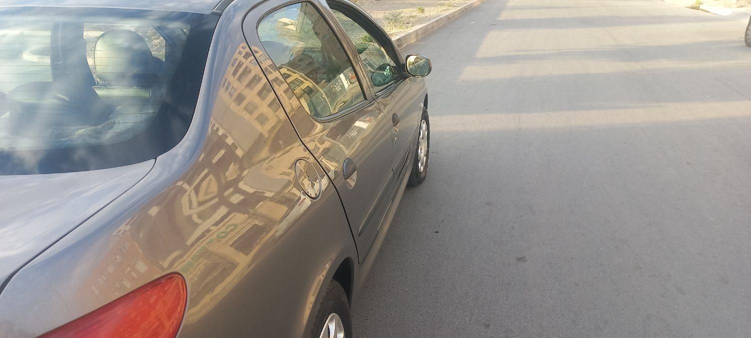 پژو ۲۰۶ صندوق دار v8 - 1395