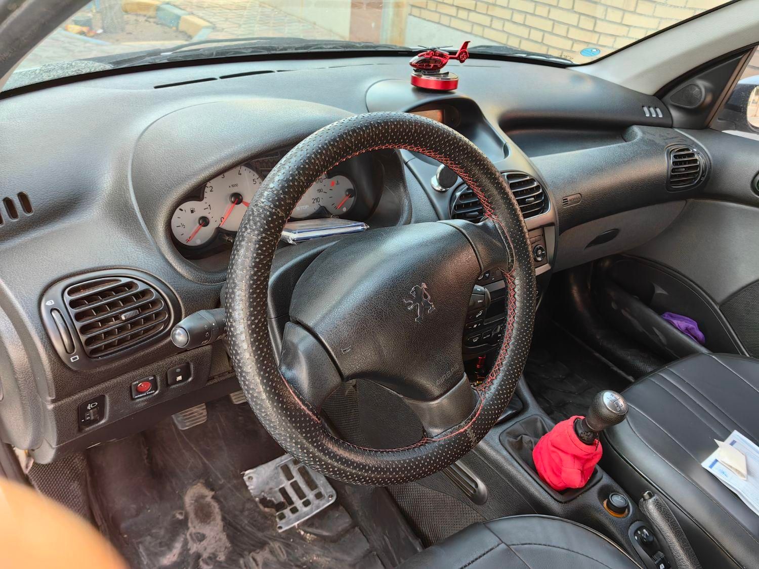 پژو ۲۰۶ صندوق دار v8 - 1399