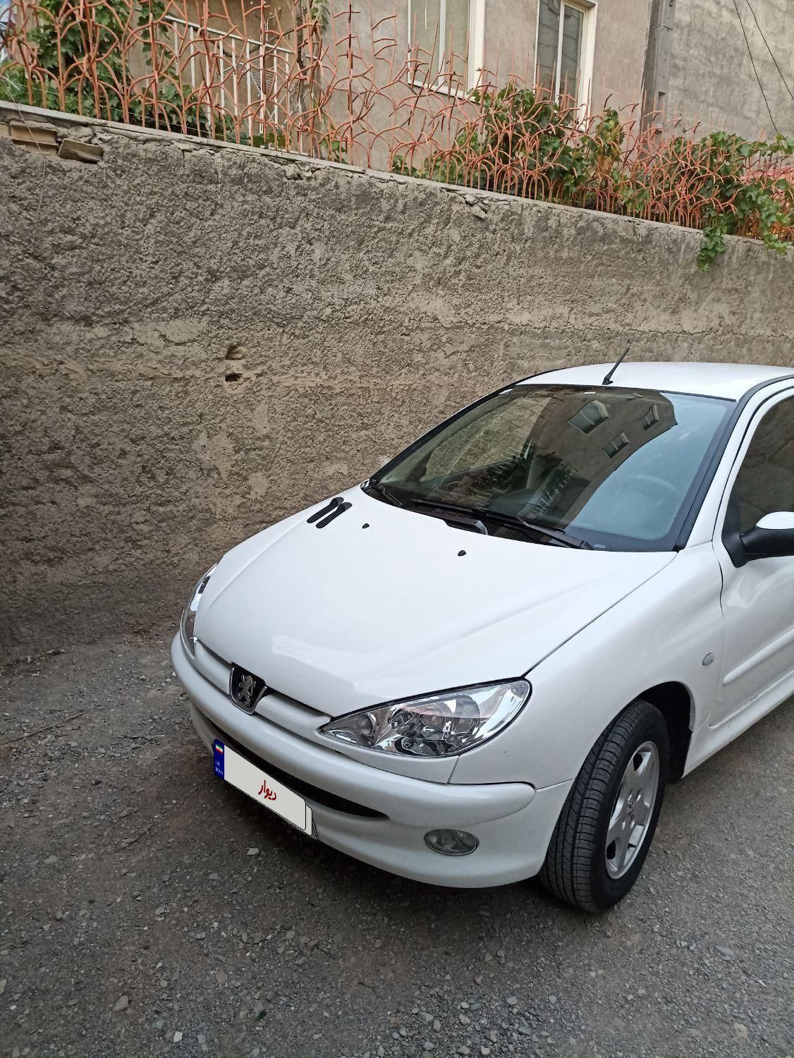 پژو ۲۰۶ صندوق دار v8 - 1390