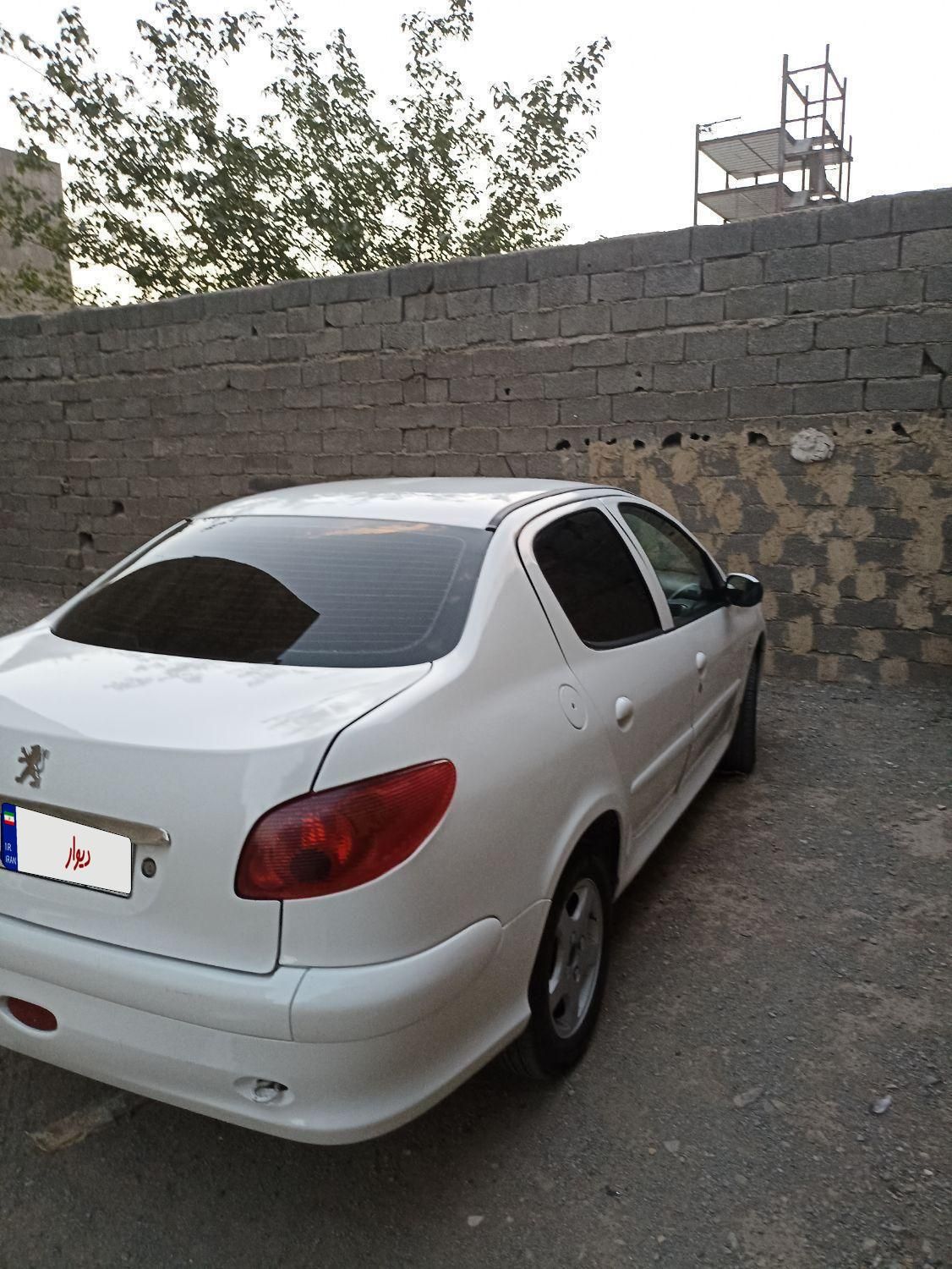پژو ۲۰۶ صندوق دار v8 - 1390