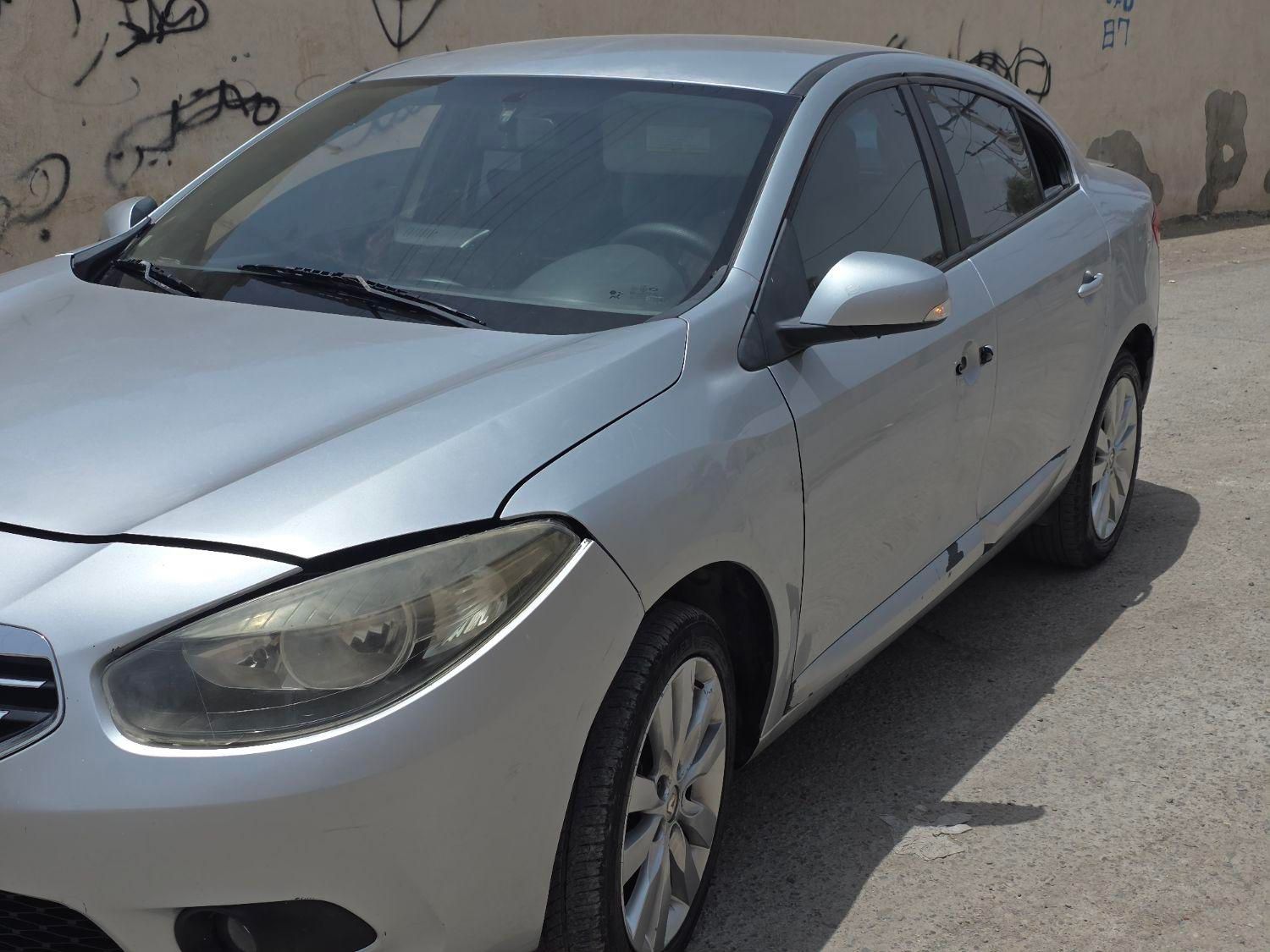 رنو فلوئنس اتوماتیک E4 - 2014