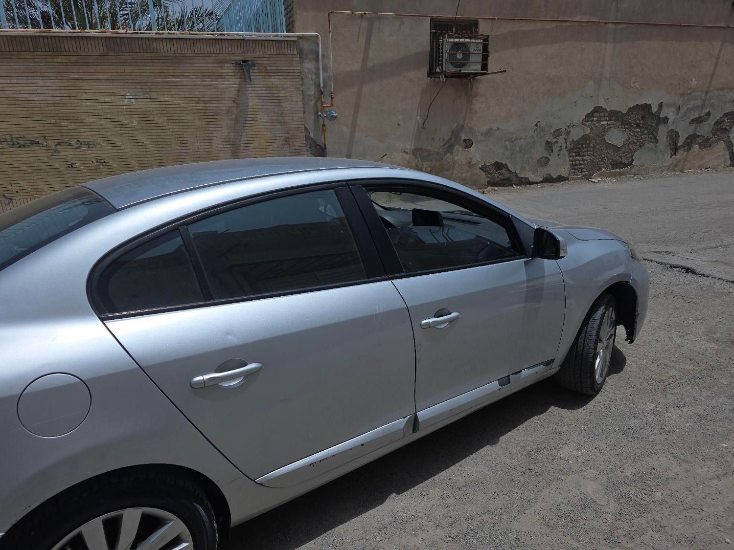 رنو فلوئنس اتوماتیک E4 - 2014