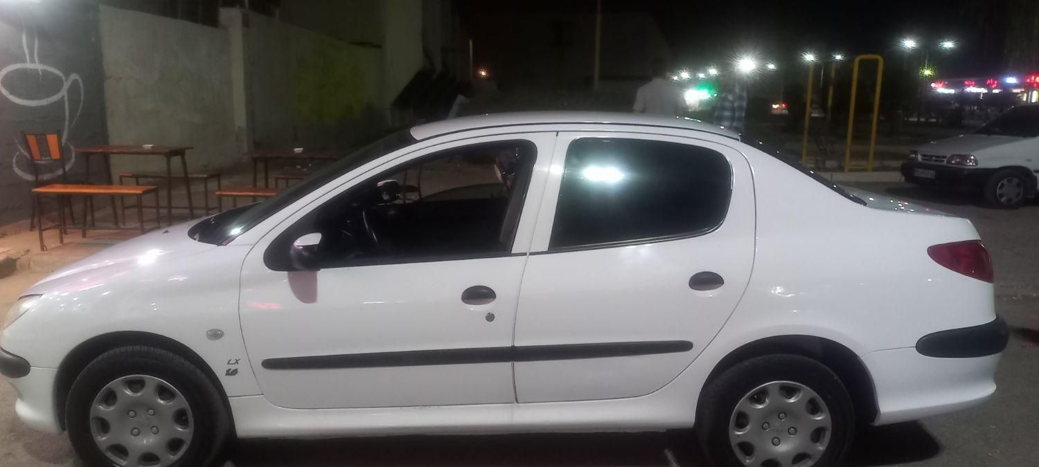 پژو ۲۰۶ صندوق دار v8 - 1396
