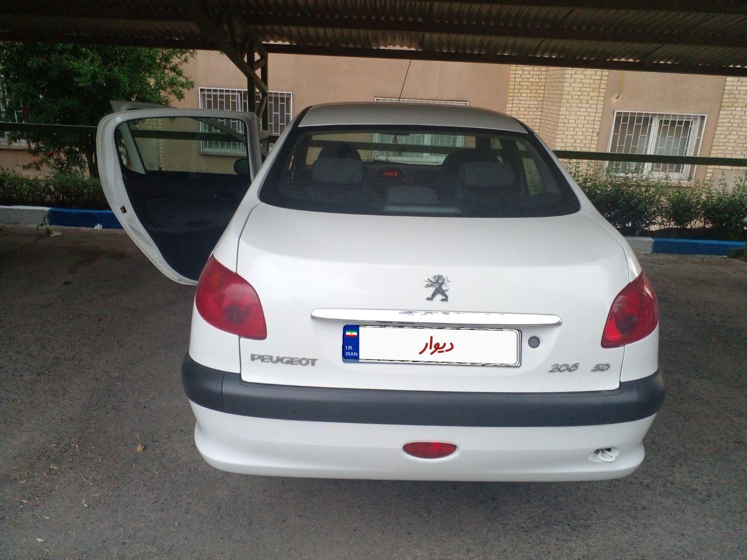 پژو ۲۰۶ صندوق دار v8 - 1396