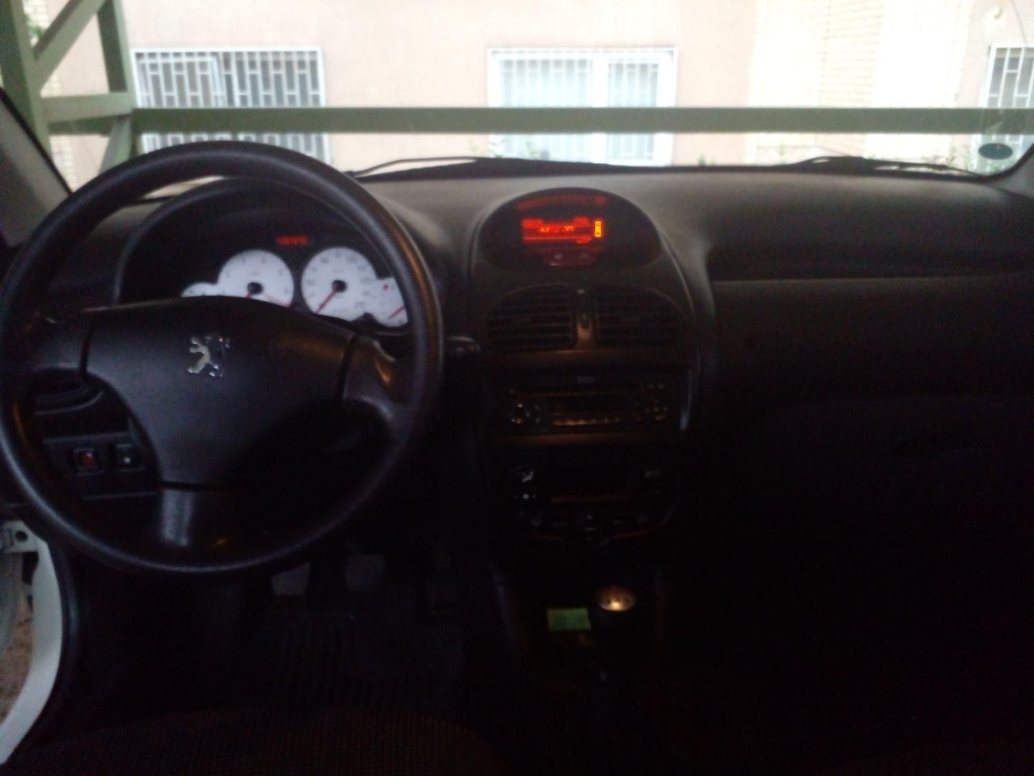 پژو ۲۰۶ صندوق دار v8 - 1396