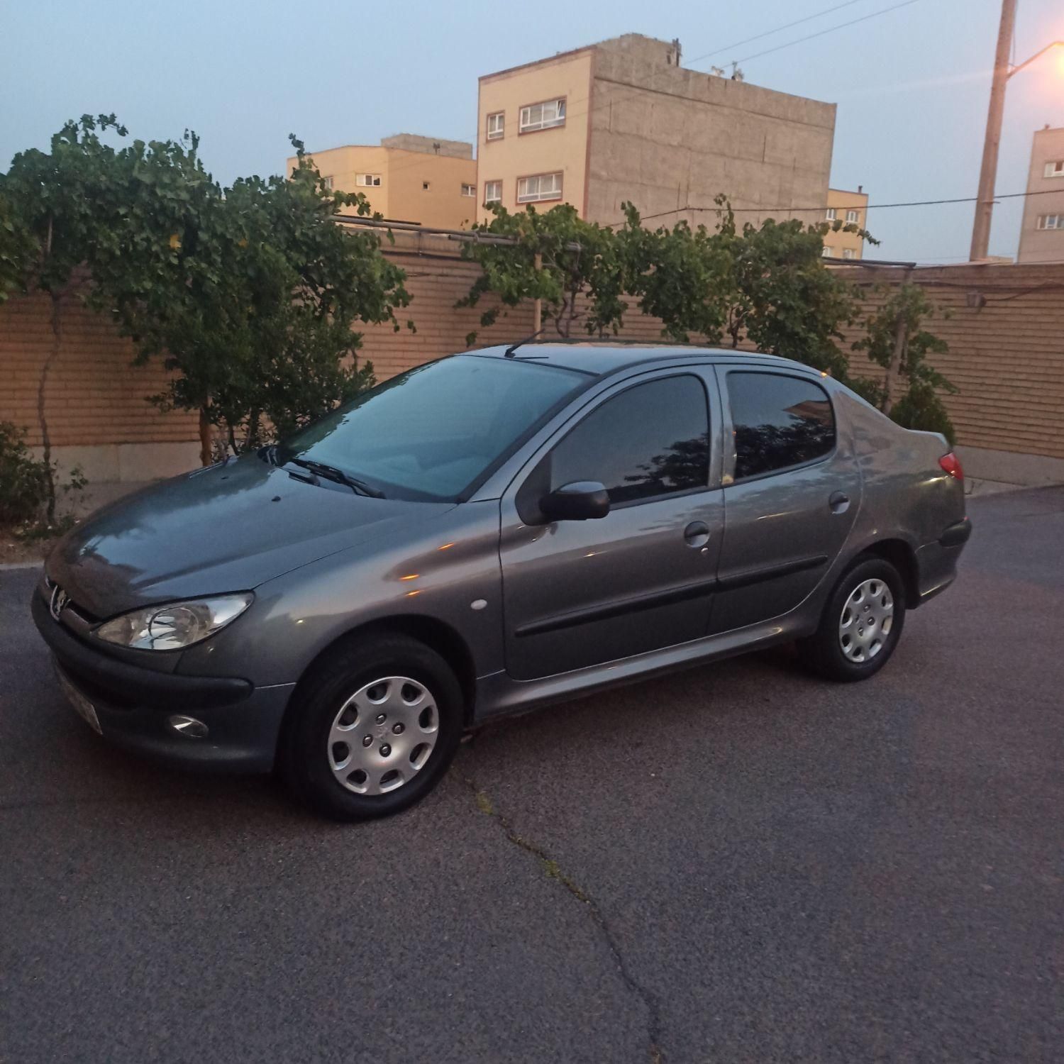 پژو ۲۰۶ صندوق دار v8 - 1390