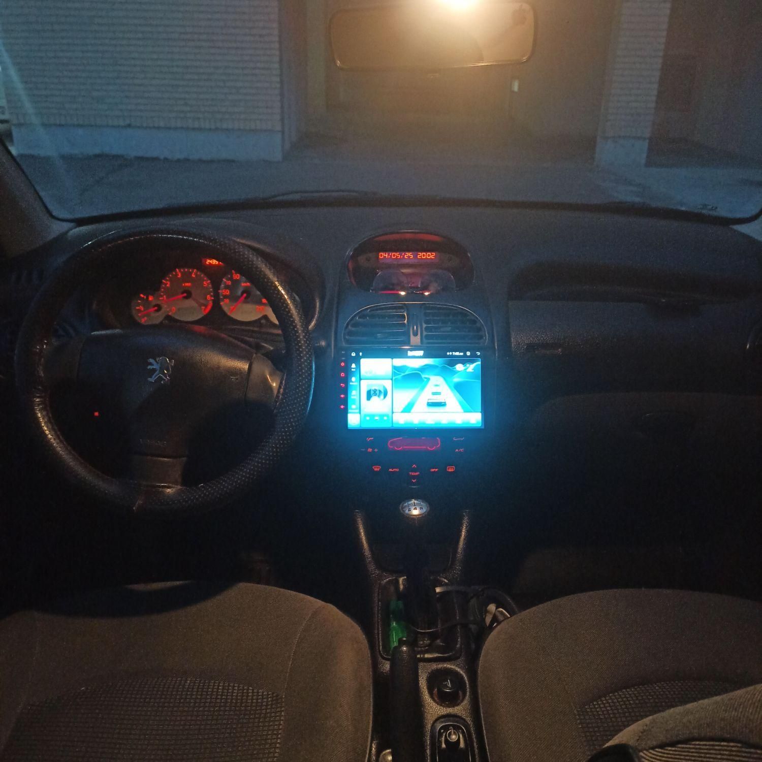 پژو ۲۰۶ صندوق دار v8 - 1390