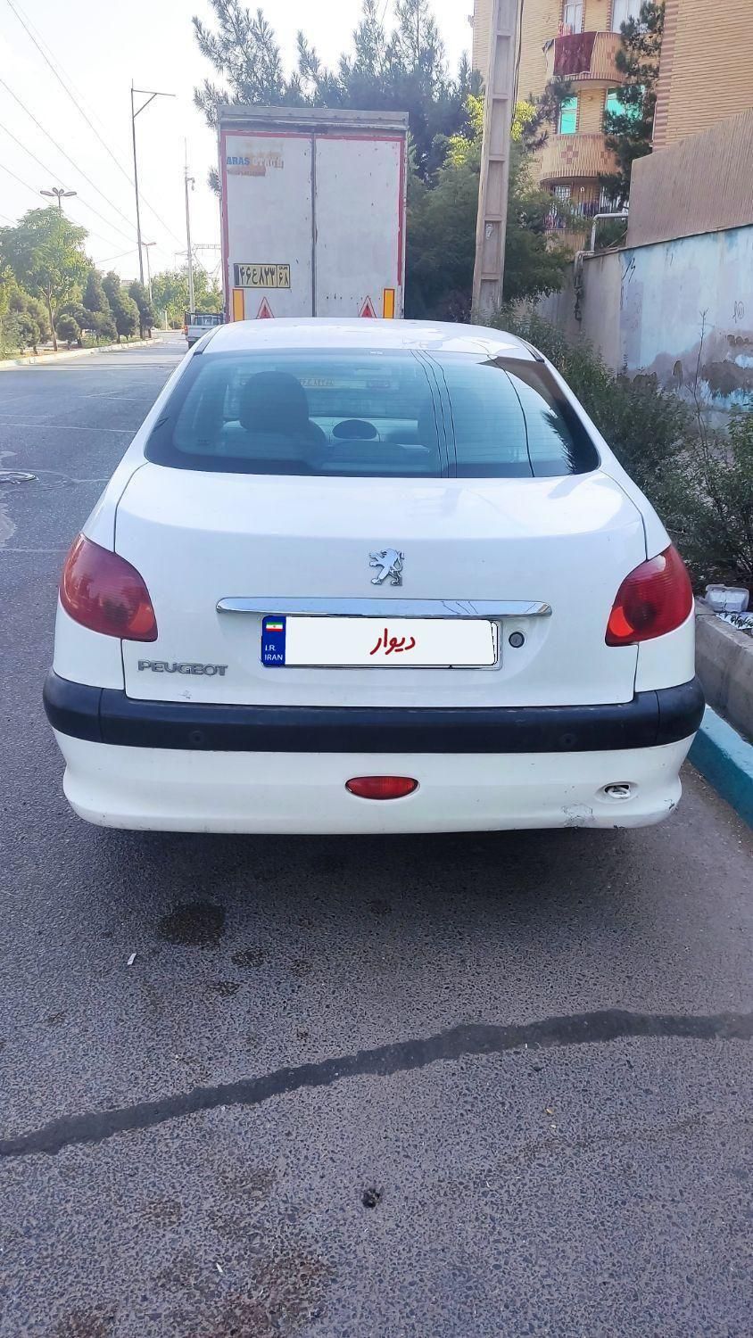پژو ۲۰۶ صندوق دار v8 - 1396