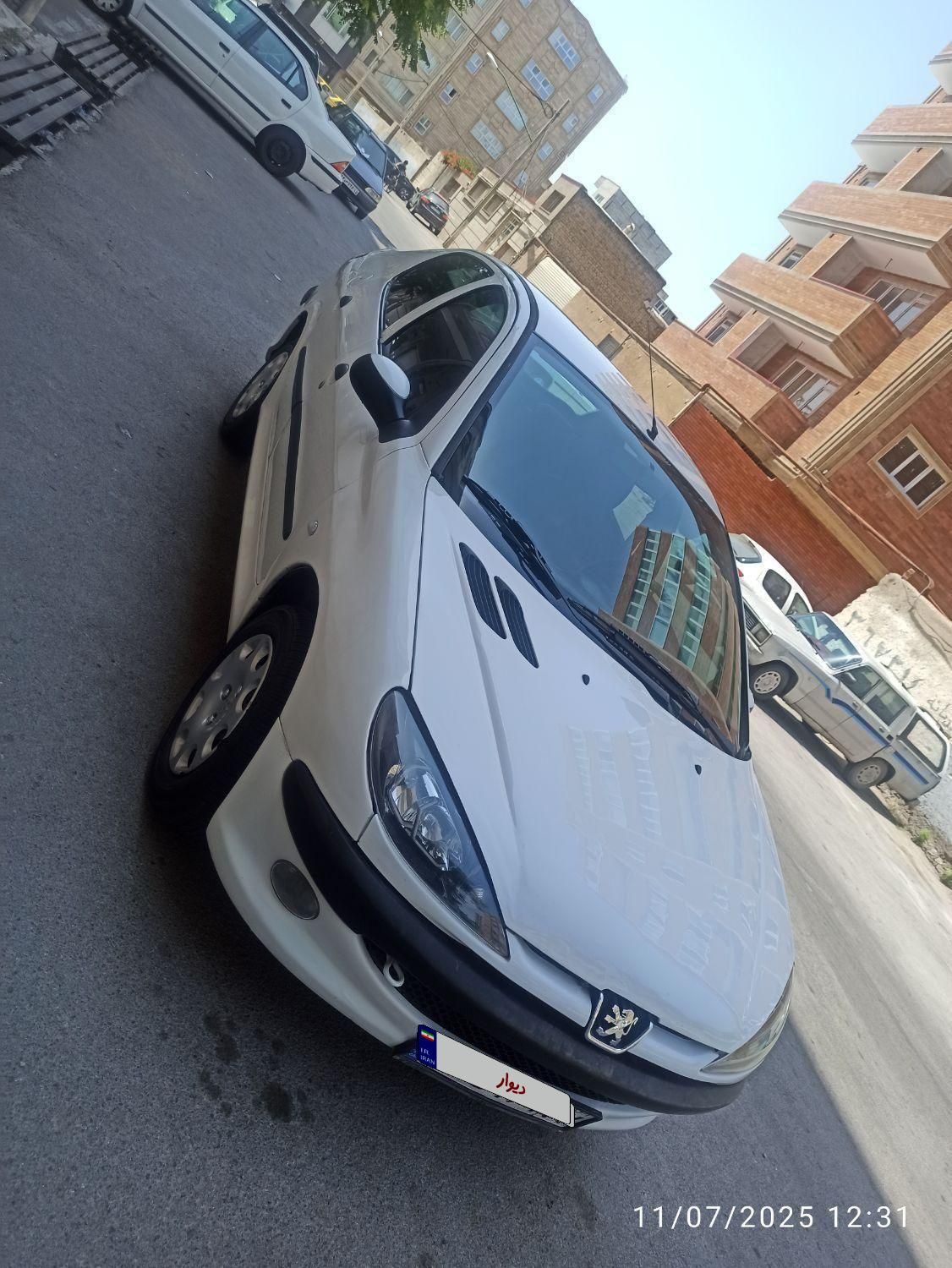 پژو ۲۰۶ صندوق دار v8 - 1393