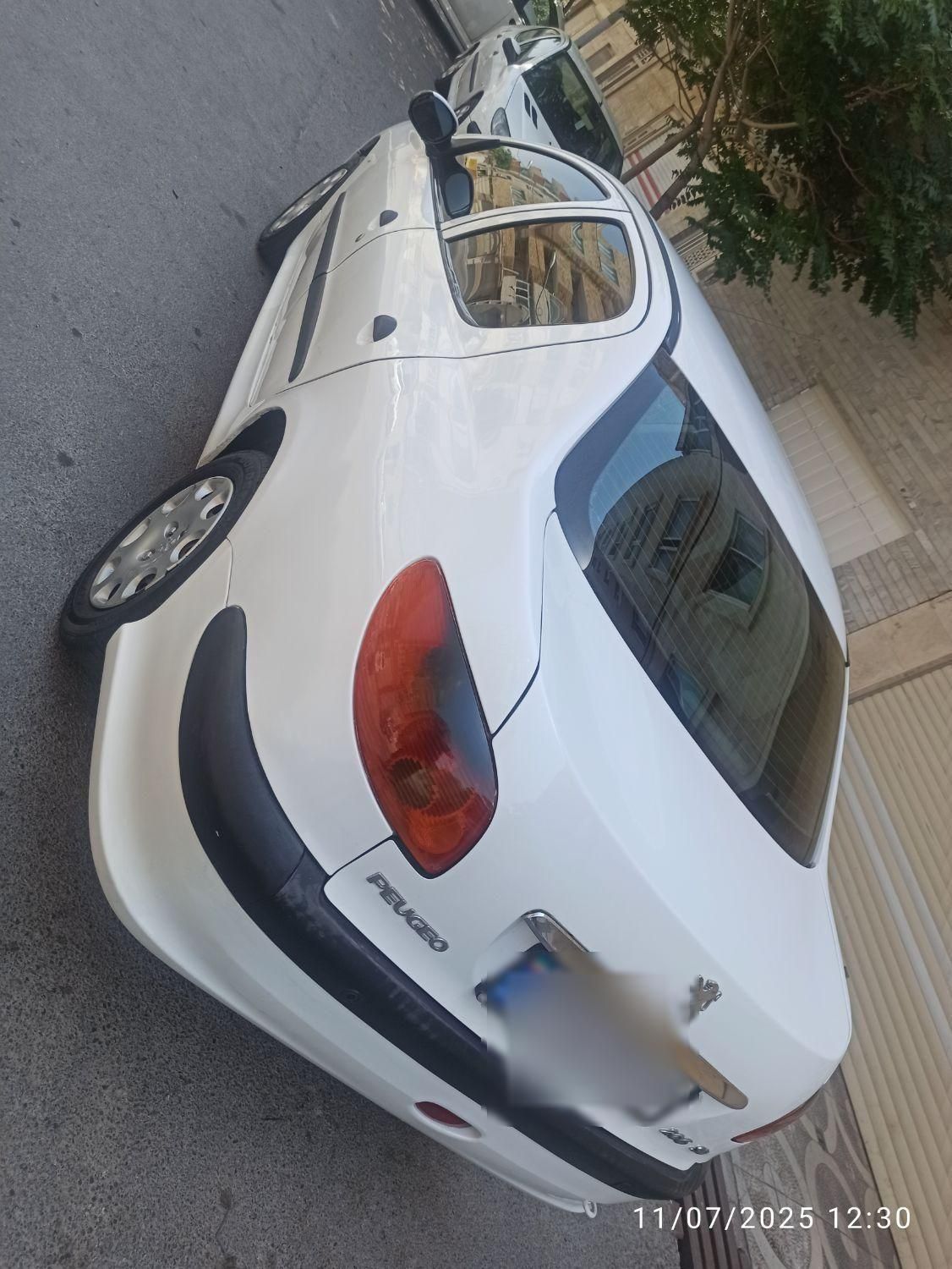 پژو ۲۰۶ صندوق دار v8 - 1393