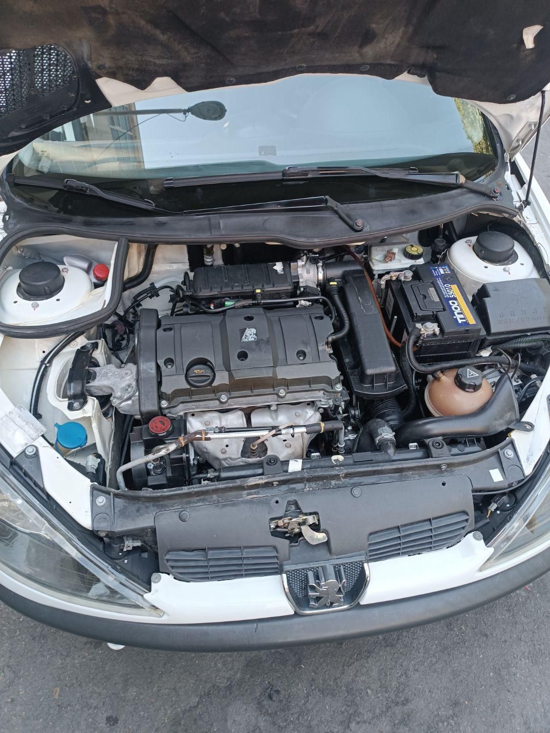 پژو ۲۰۶ صندوق دار v8 - 1395