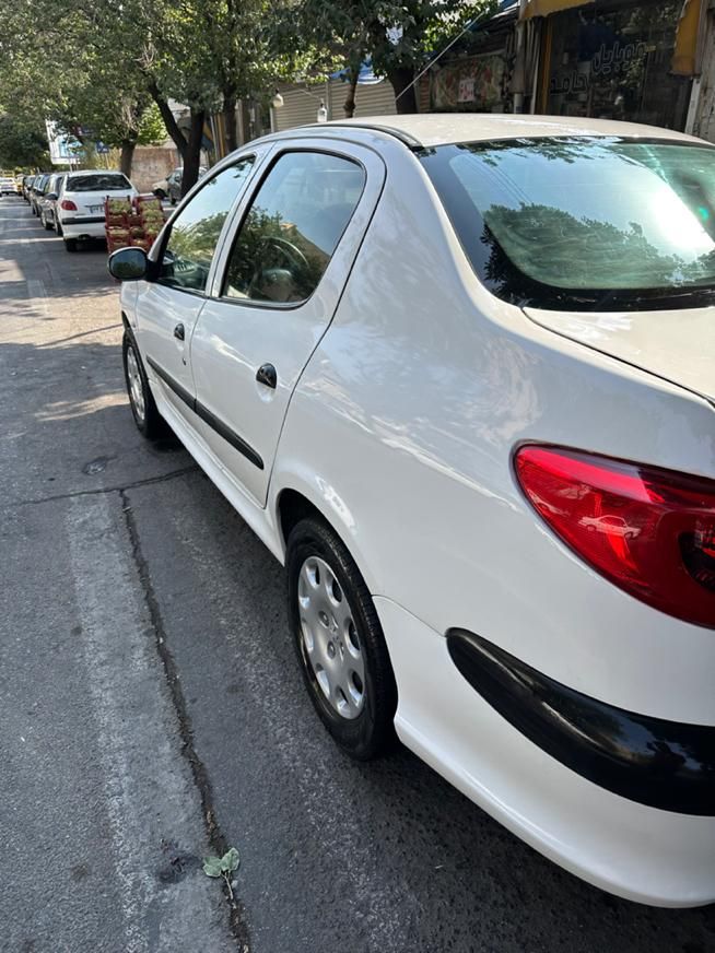 پژو ۲۰۶ صندوق دار v8 - 1390