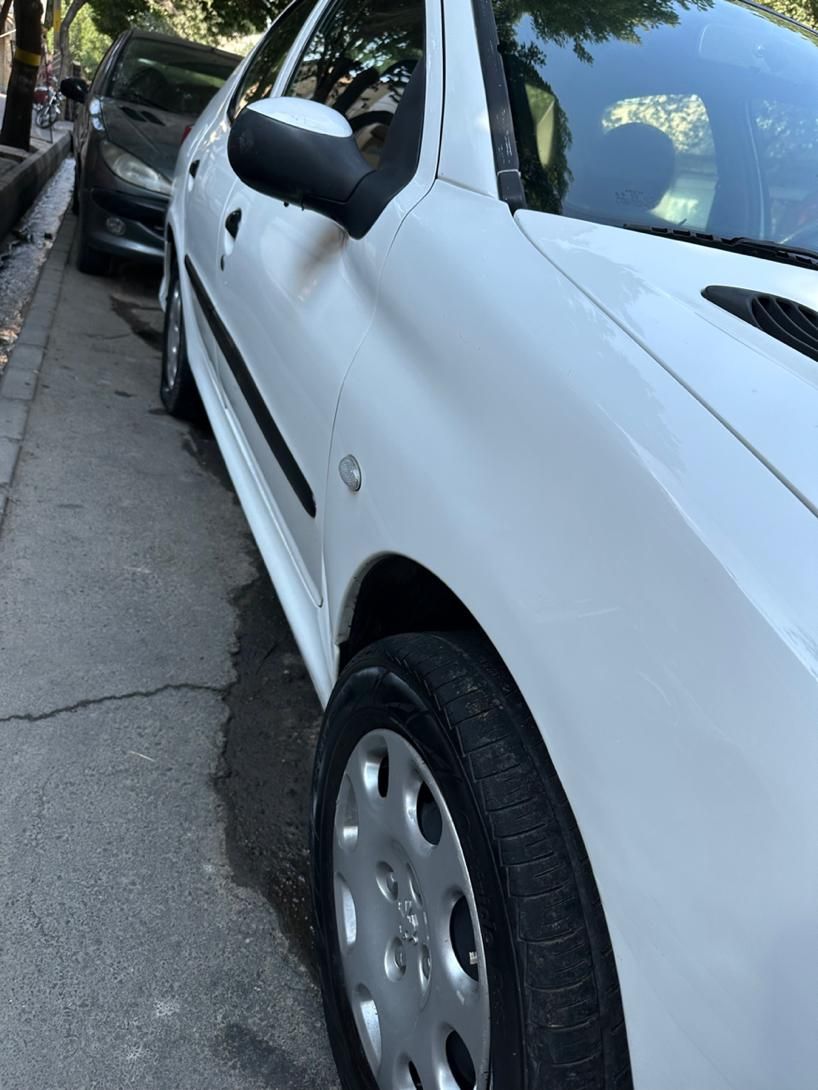 پژو ۲۰۶ صندوق دار v8 - 1390