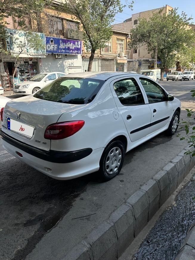 پژو ۲۰۶ صندوق دار v8 - 1390