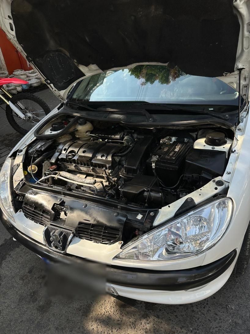 پژو ۲۰۶ صندوق دار v8 - 1390