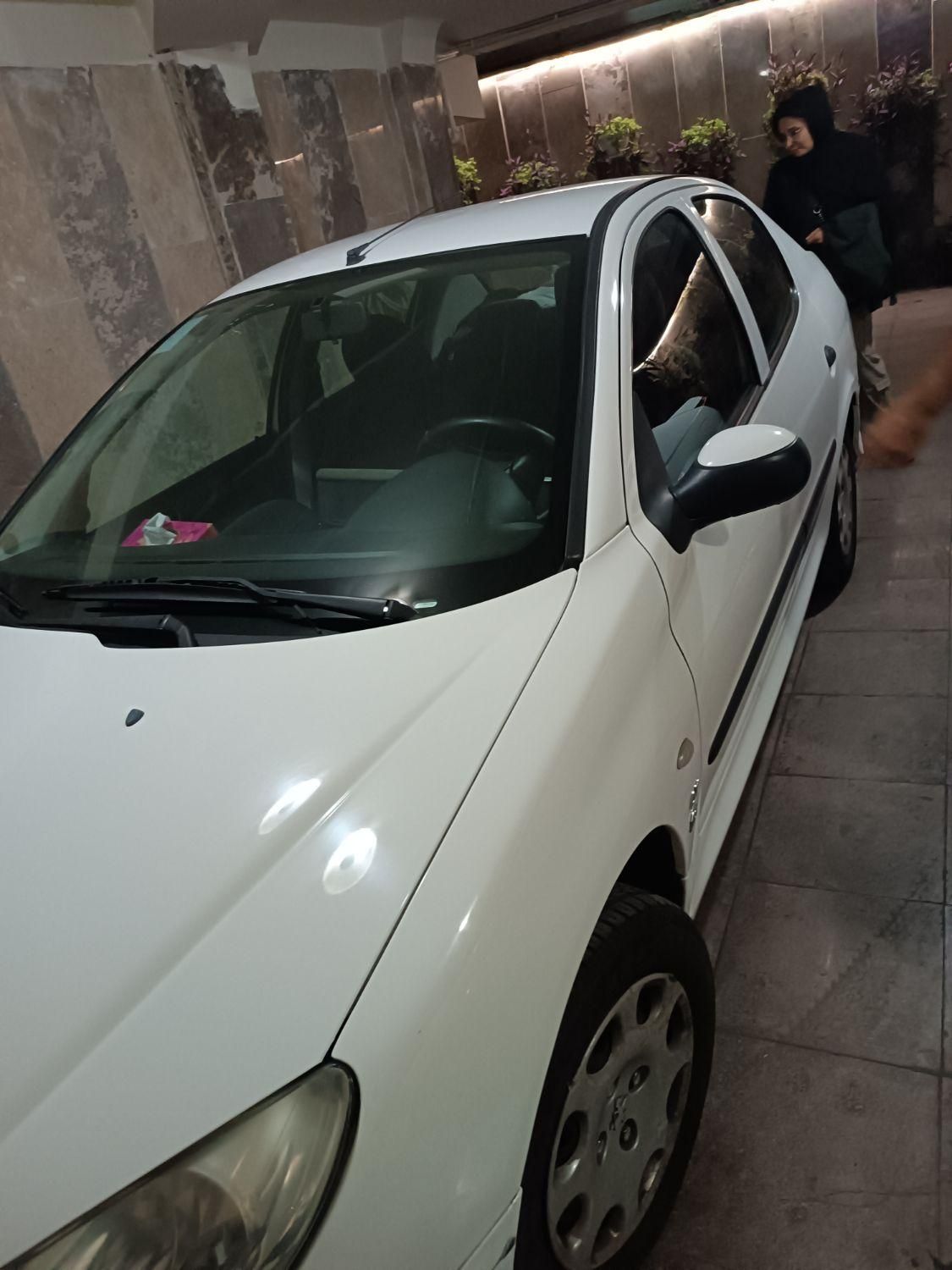 پژو ۲۰۶ صندوق دار v8 - 1396
