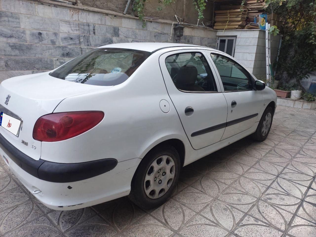 پژو ۲۰۶ صندوق دار v8 - 1395
