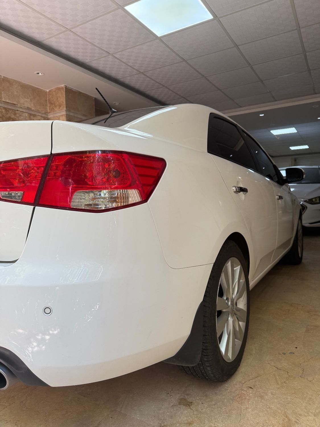 کیا سراتو 2.0 لیتر اتوماتیک GT لاین - 2010