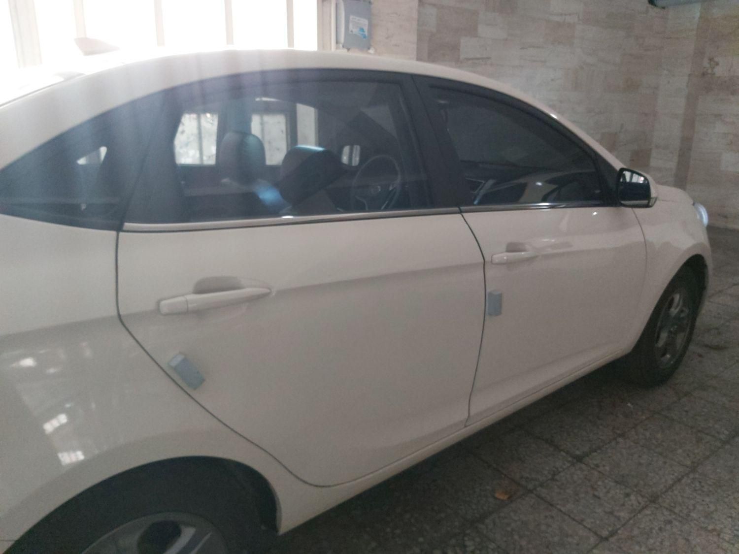 جک J4 اتوماتیک ساده - 1401
