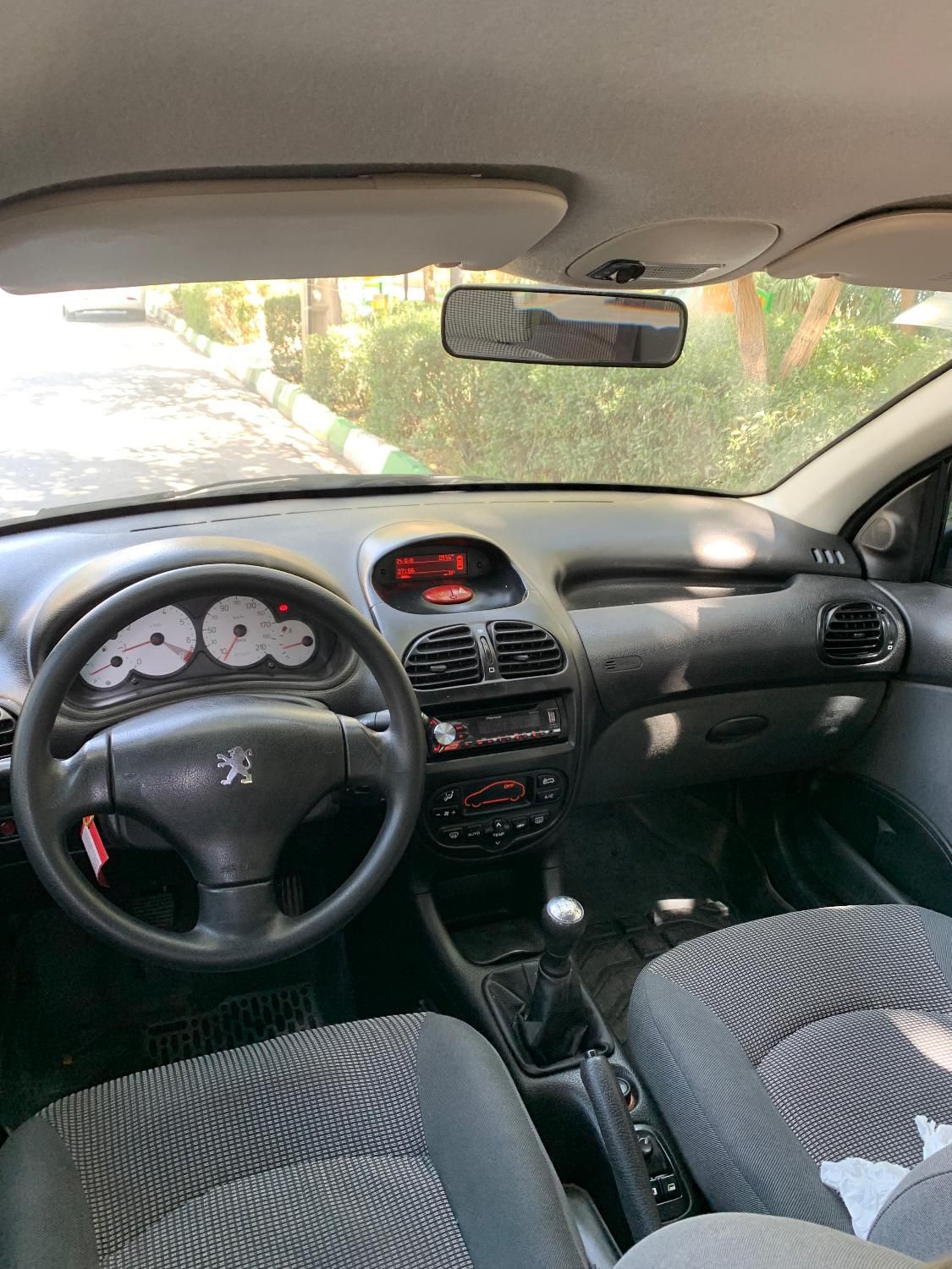 پژو ۲۰۶ صندوق دار v8 - 1398