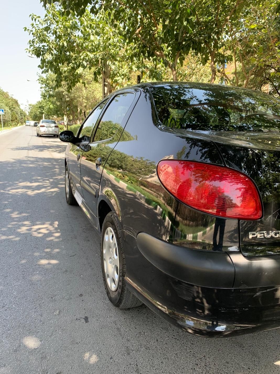 پژو ۲۰۶ صندوق دار v8 - 1398
