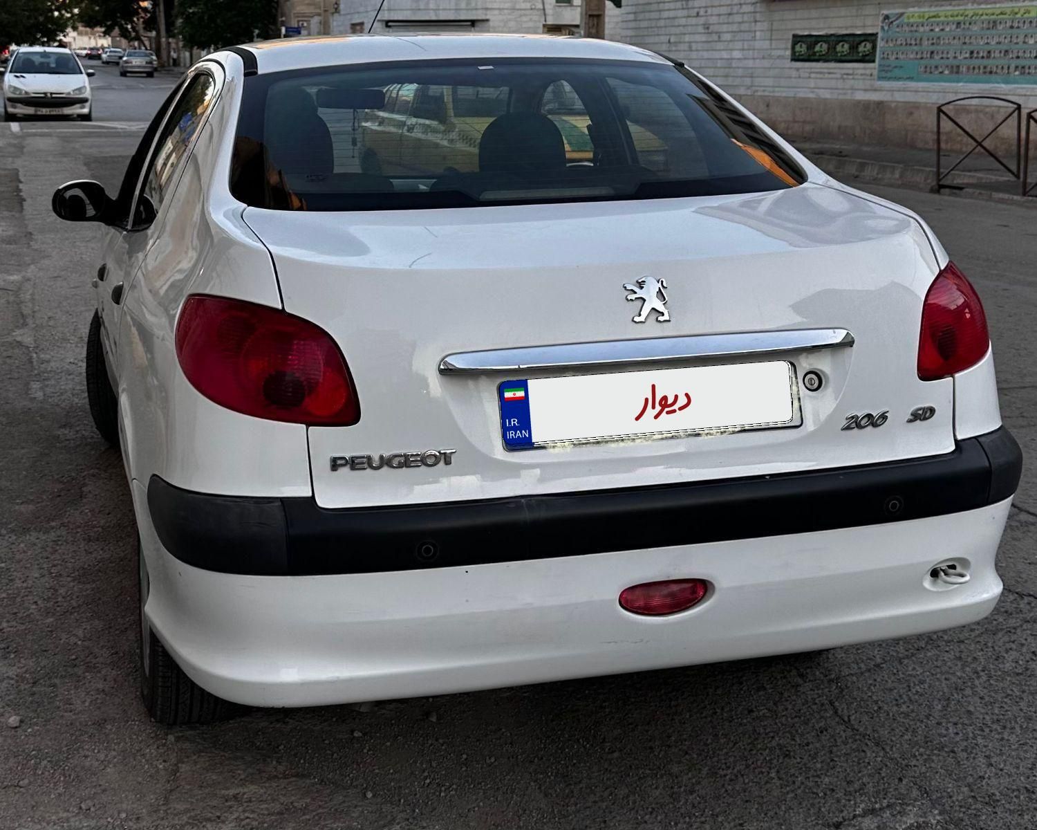پژو ۲۰۶ صندوق دار v8 - 1395