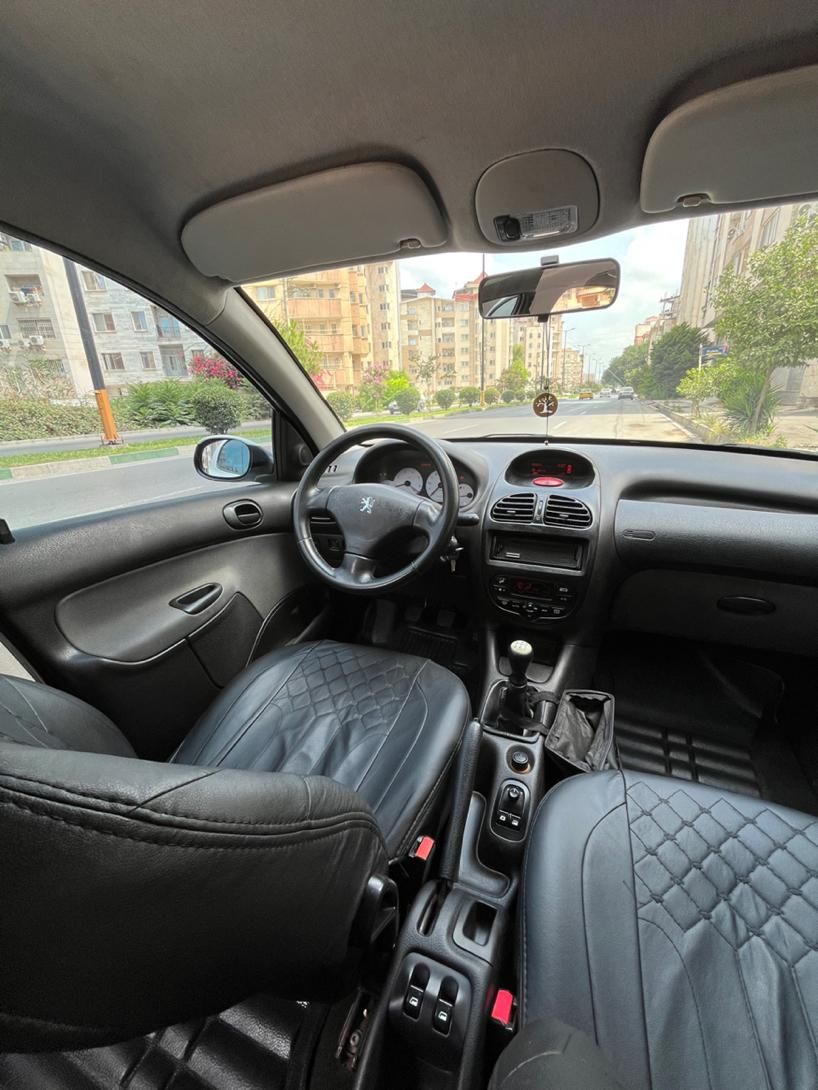 پژو ۲۰۶ صندوق دار v8 - 1393