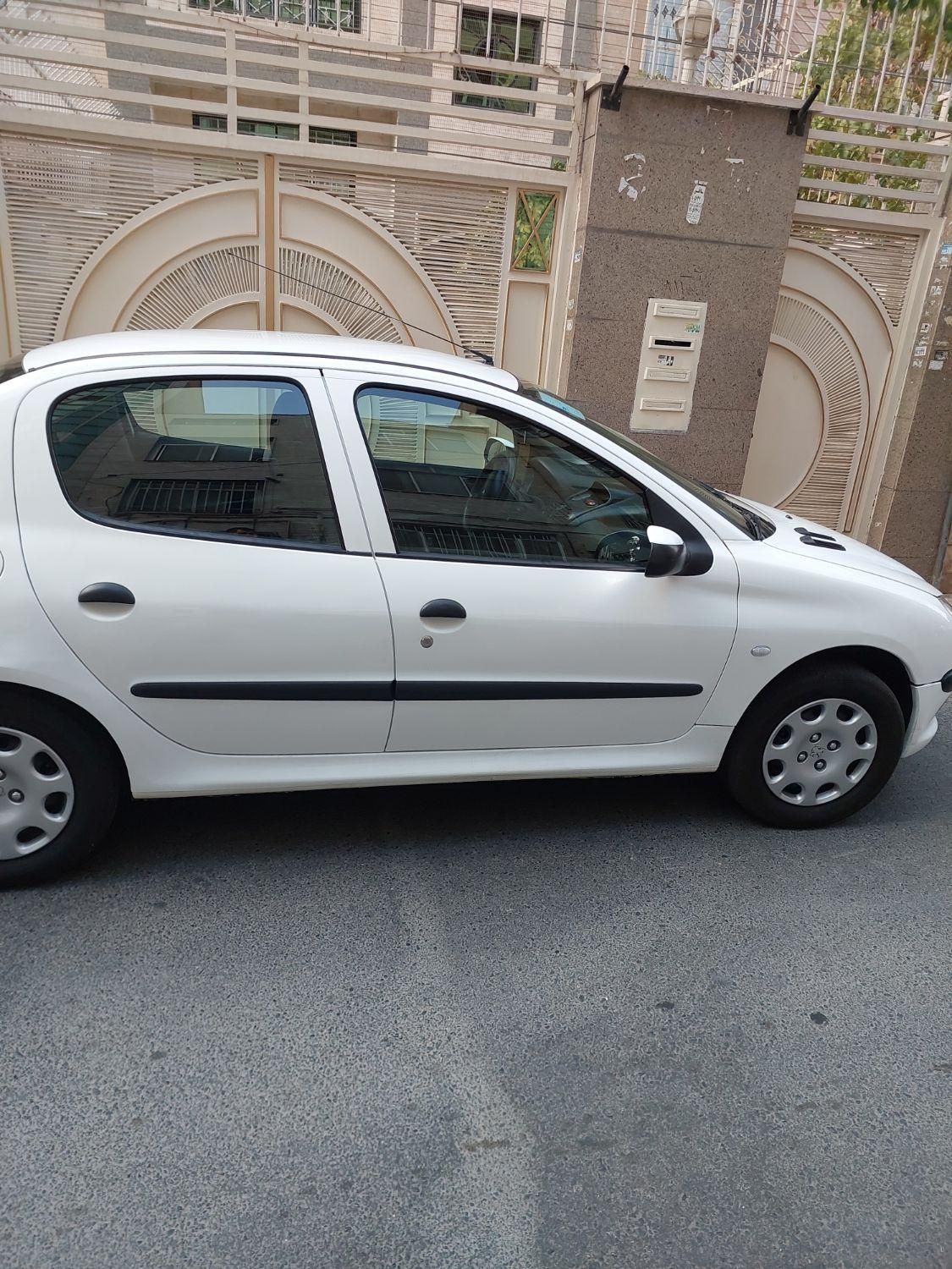پژو ۲۰۶ صندوق دار v8 - 1396