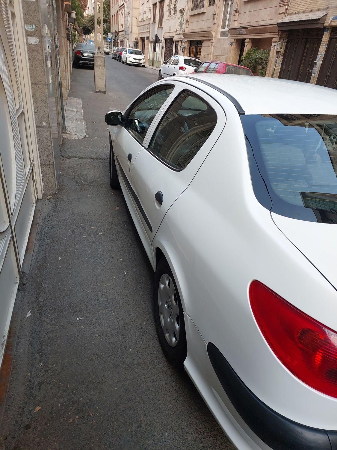 پژو ۲۰۶ صندوق دار v8 - 1396