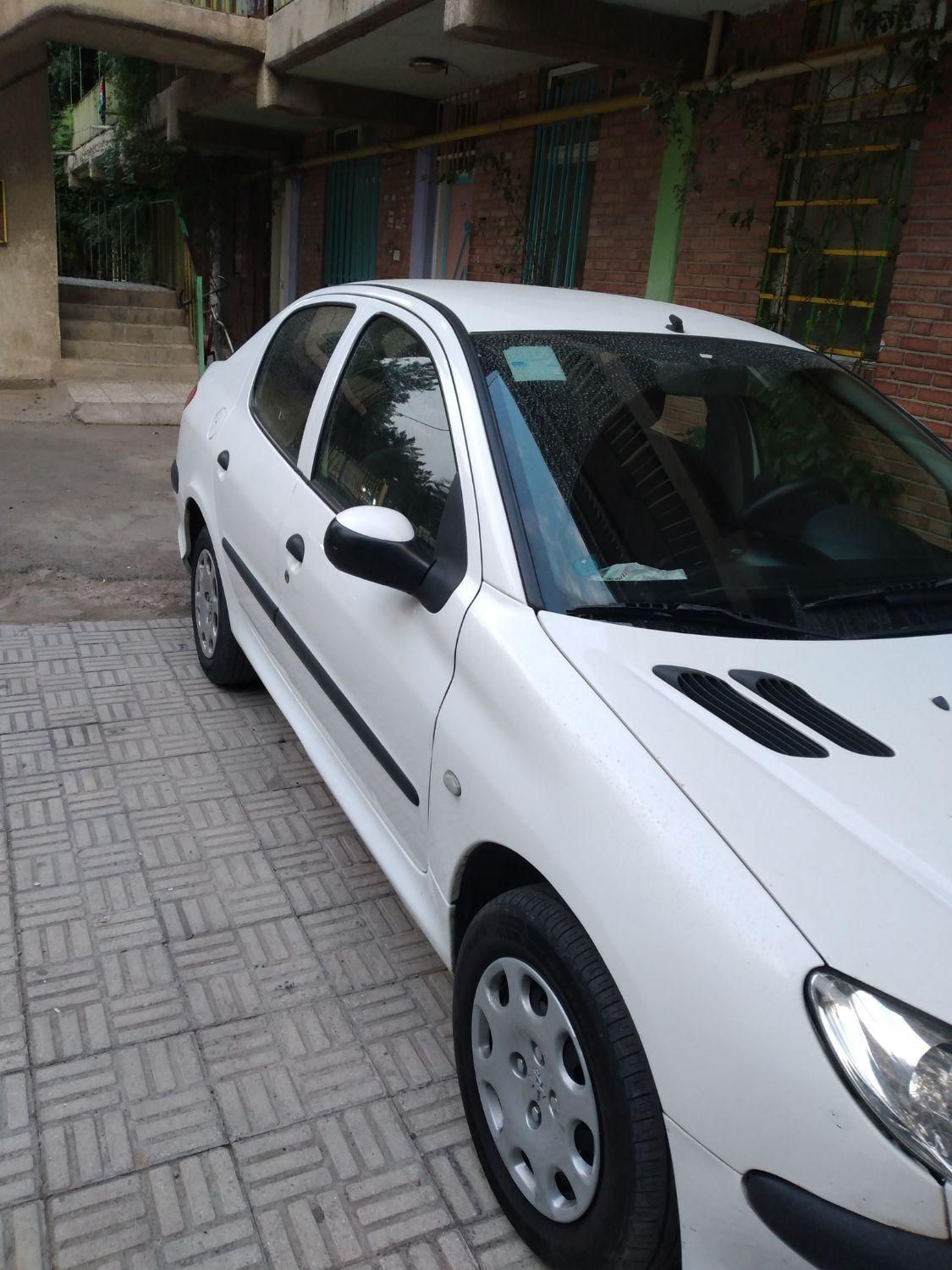 پژو ۲۰۶ صندوق دار v8 - 1396