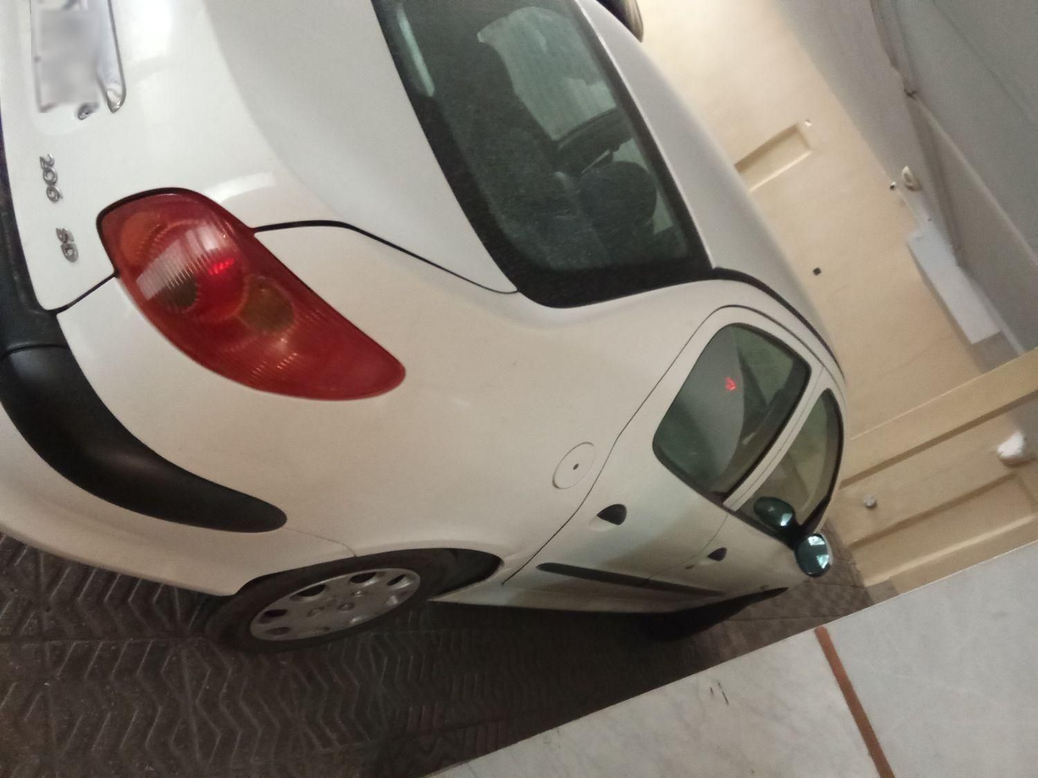 پژو ۲۰۶ صندوق دار v8 - 1394