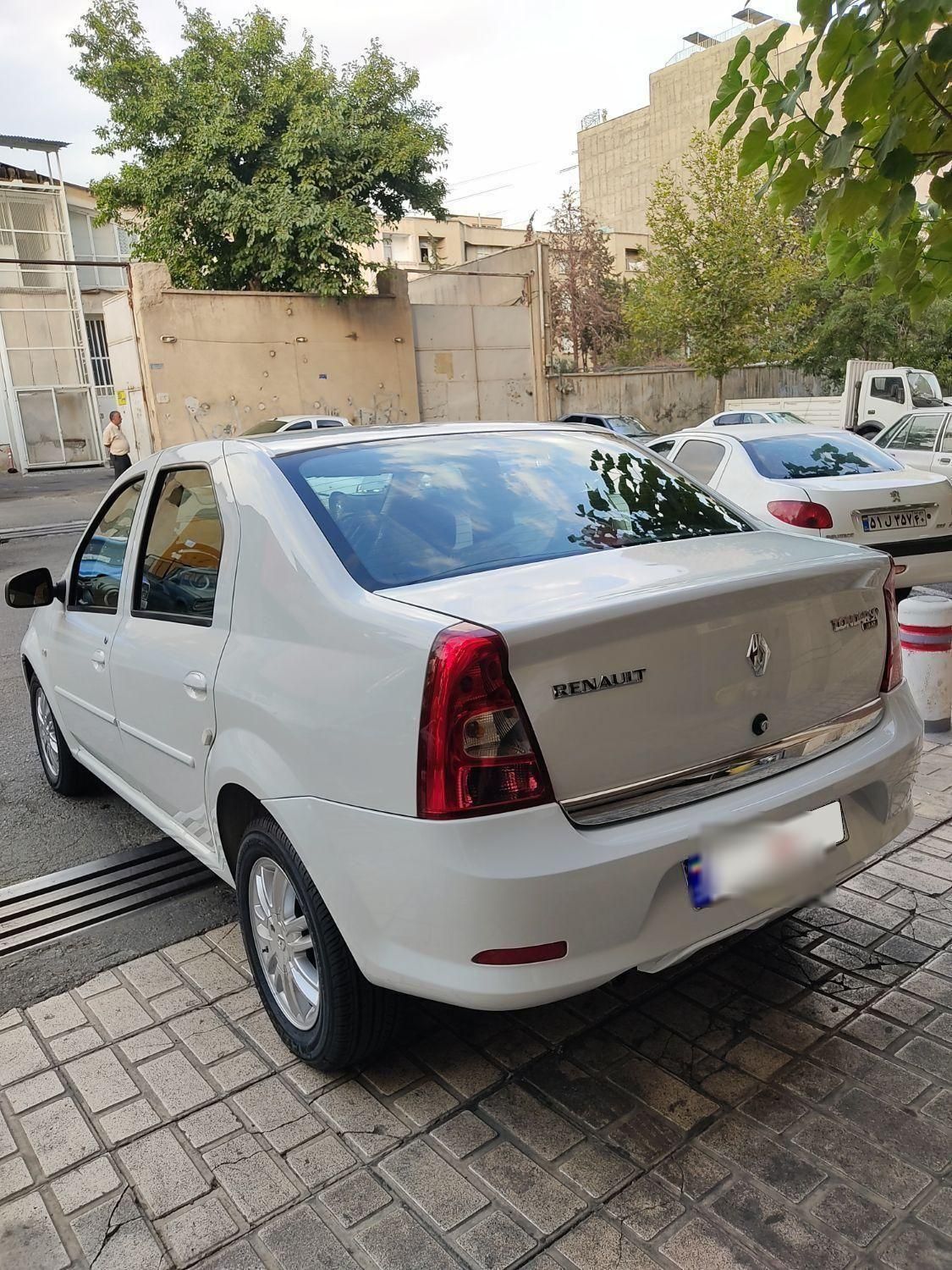 رنو تندر 90 پلاس اتوماتیک - 1397