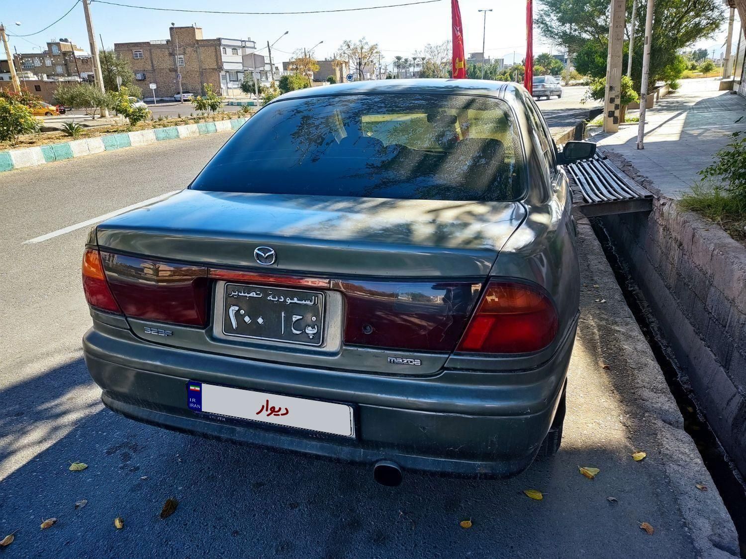 مزدا 323 F - 1378