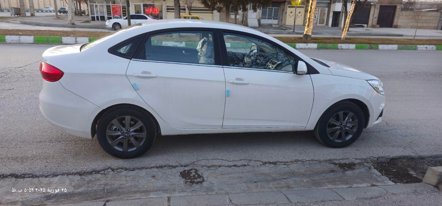 جک J4 اتوماتیک ساده - 1403