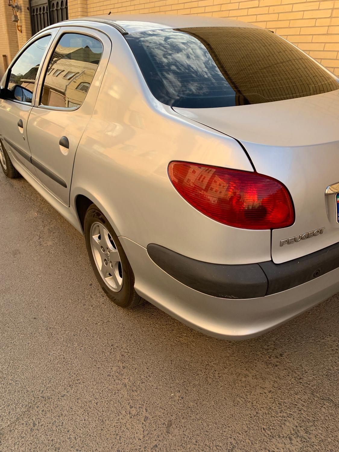 پژو ۲۰۶ صندوق دار v8 - 1393