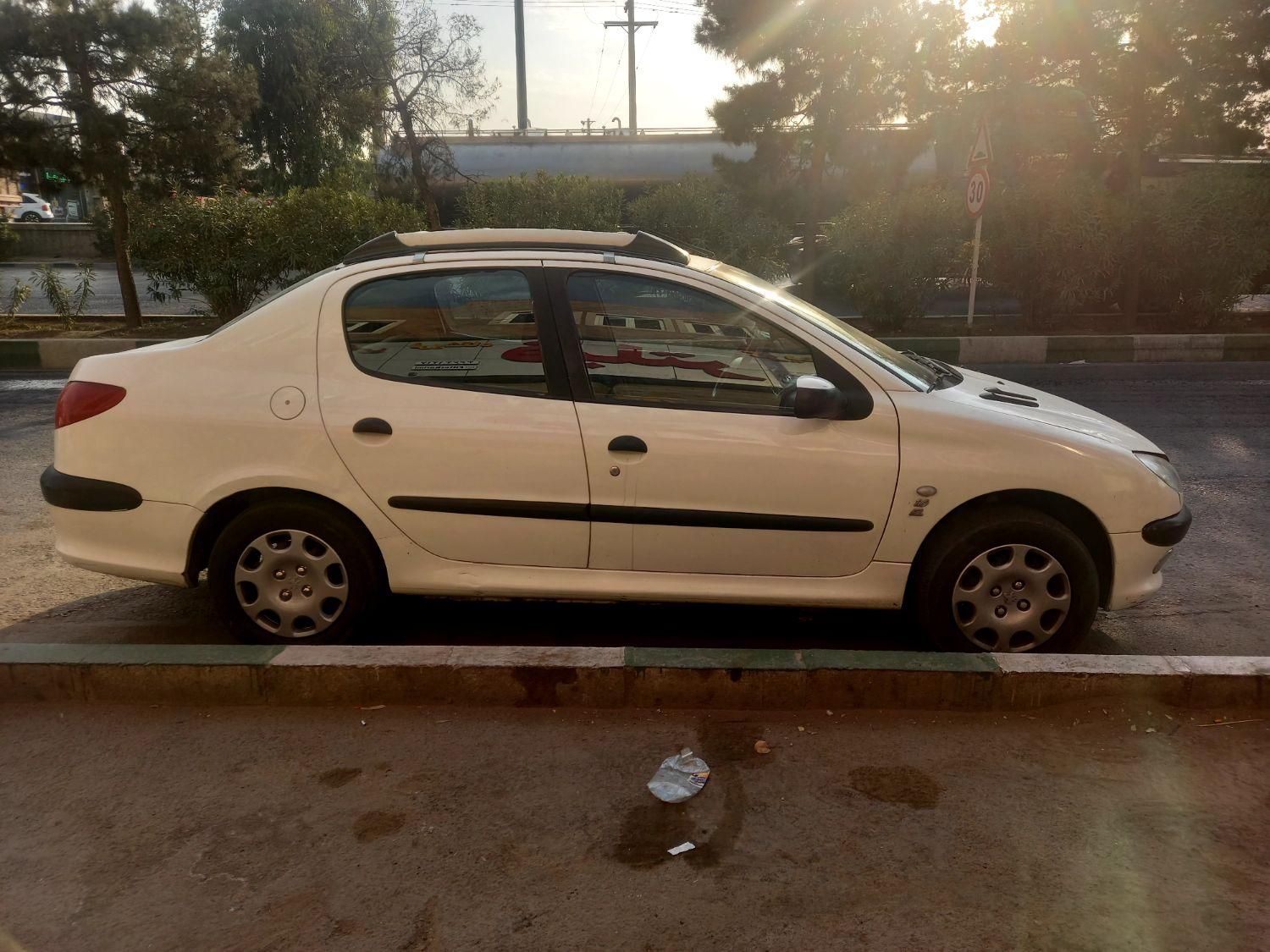 پژو ۲۰۶ صندوق دار v8 - 1390