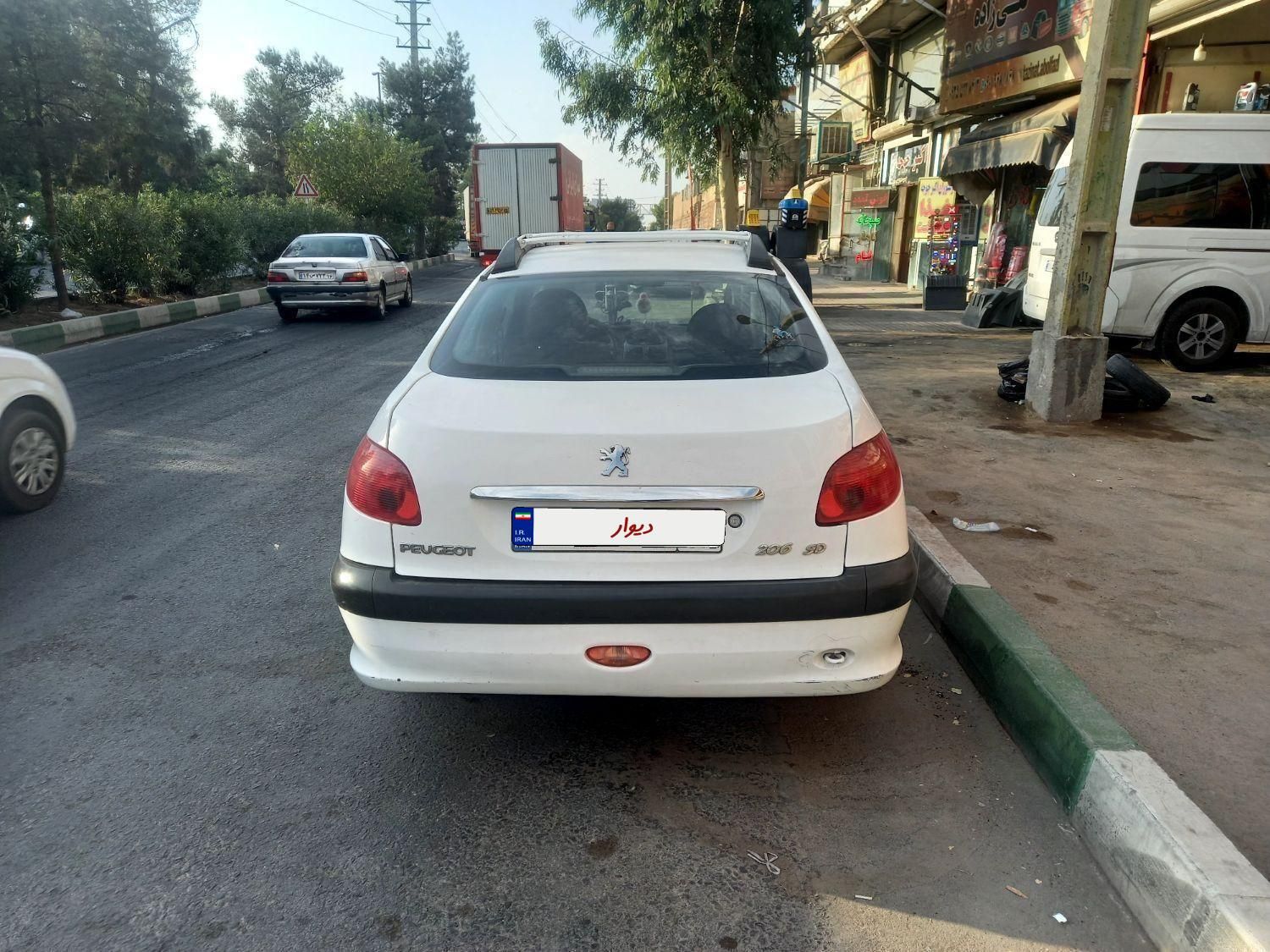 پژو ۲۰۶ صندوق دار v8 - 1390