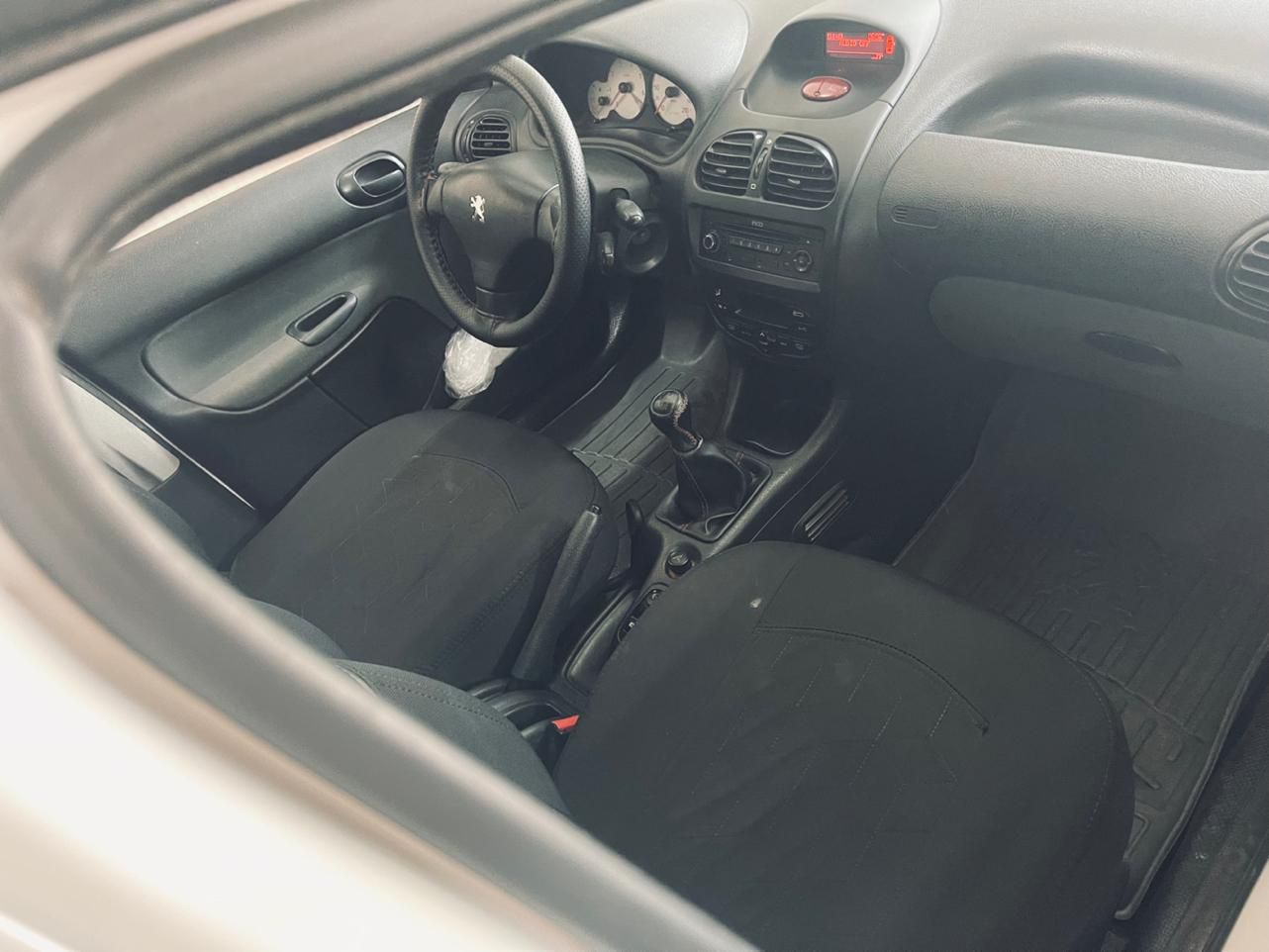 پژو ۲۰۶ صندوق دار v8 - 1395