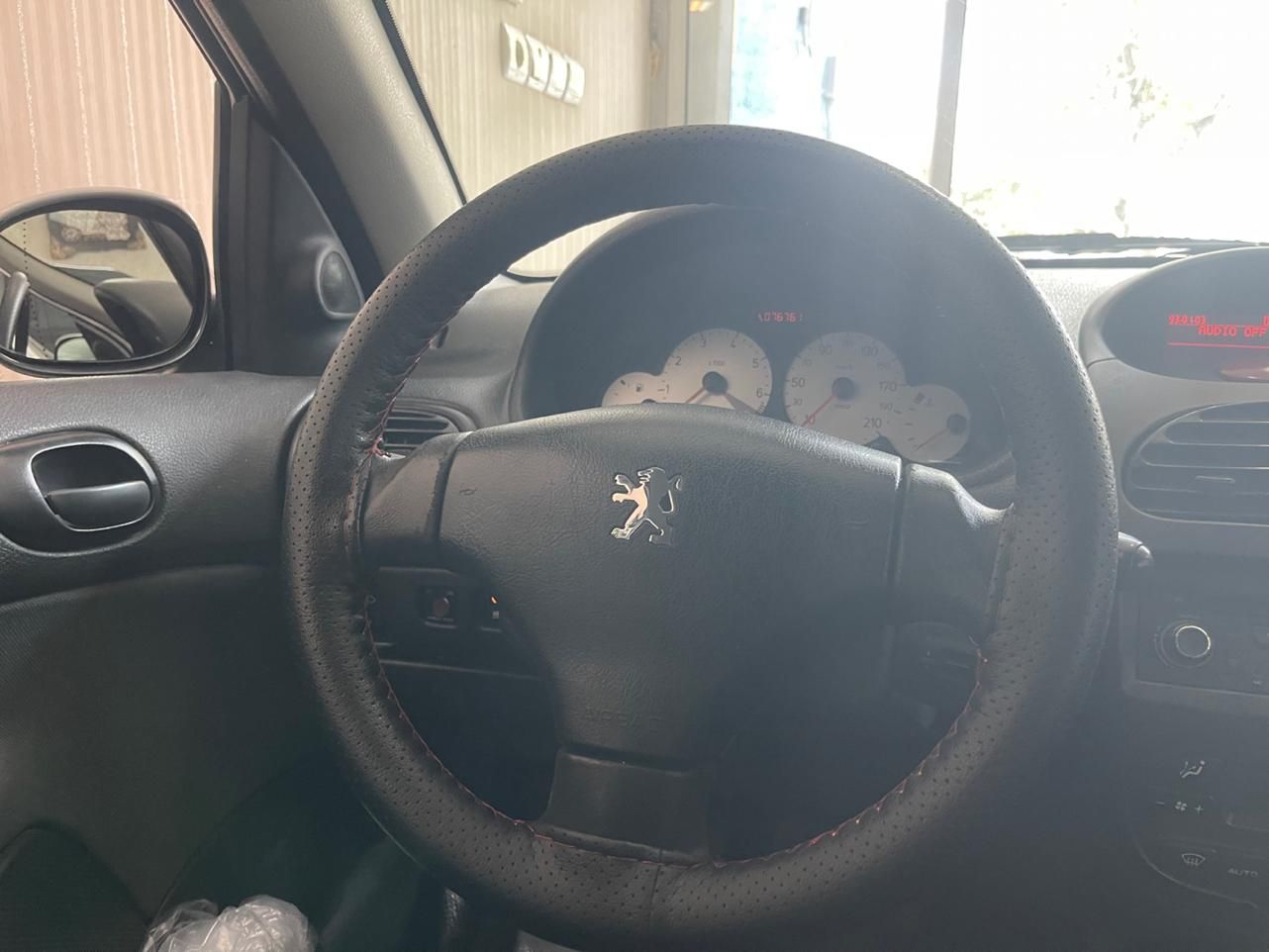 پژو ۲۰۶ صندوق دار v8 - 1395